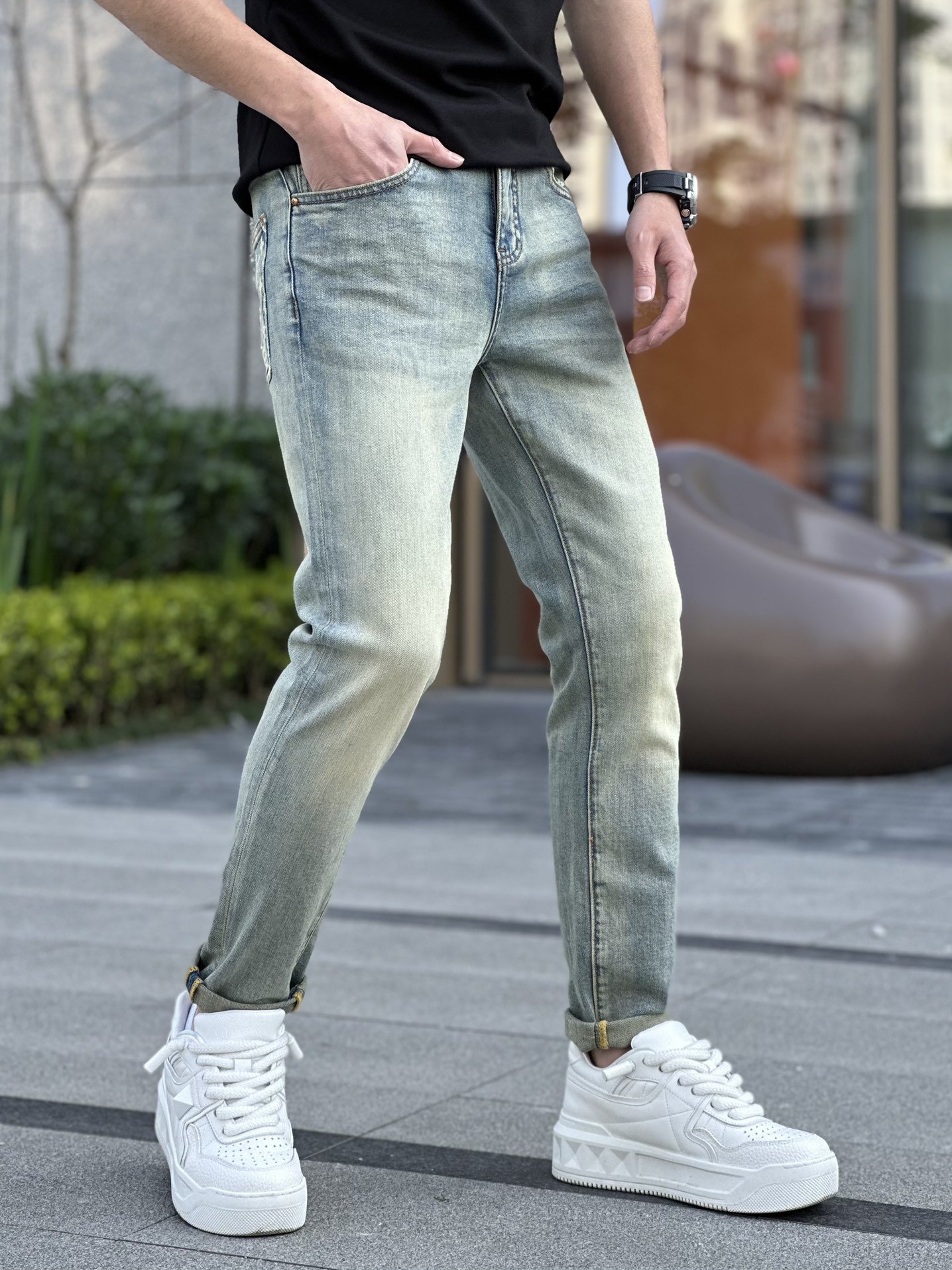 最新的新款现货上市原单爆款牛仔裤超级定制款原版五金超级重工工艺版型超赞细节做工无可挑剔！款式不挑人特别高