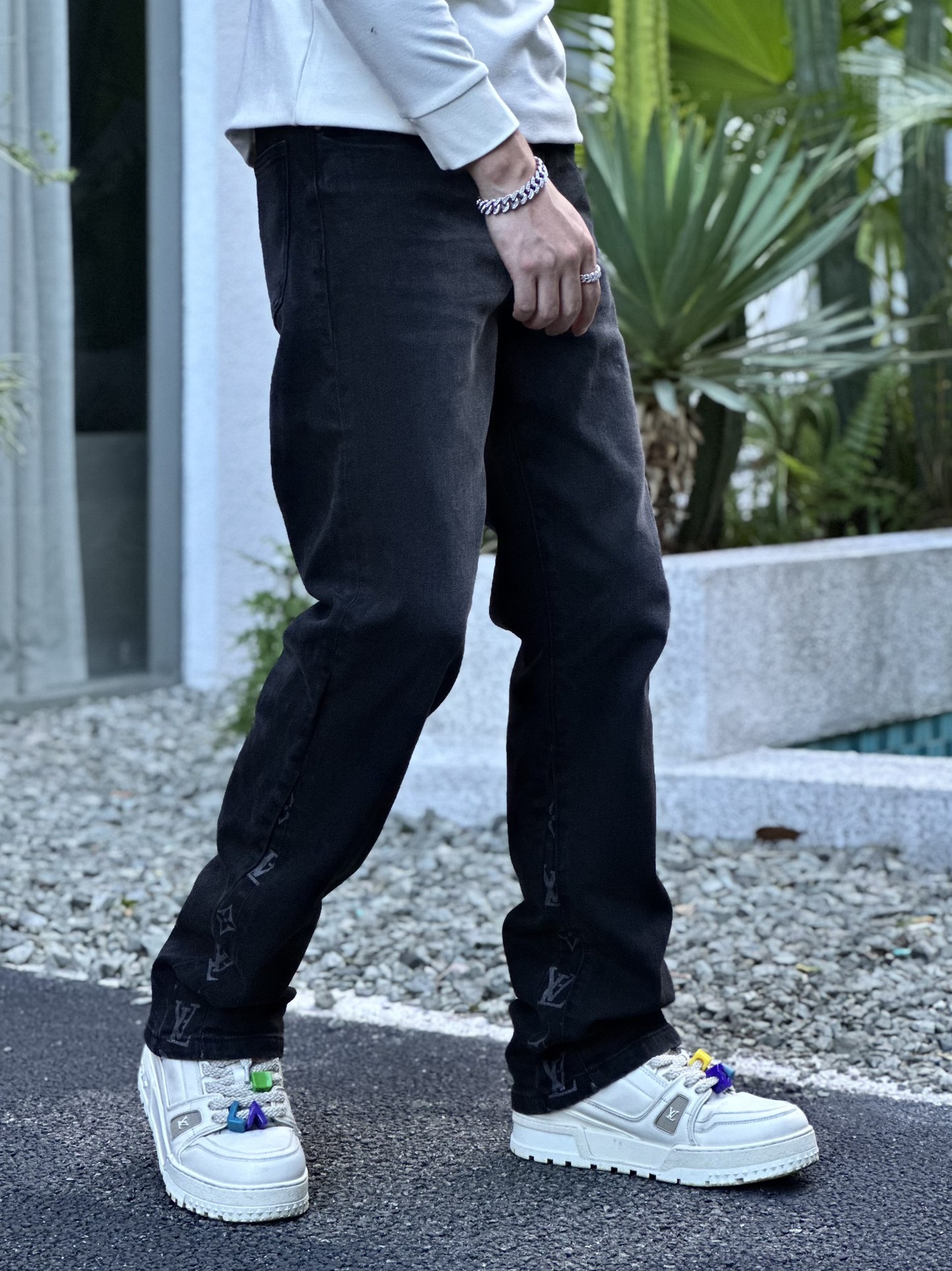 直筒裤 新款🔥现货🔥🔥最新原单直筒裤，超级定制，重工工艺，版型超赞👍🏻喜欢赶紧下单，尺码：S M L X