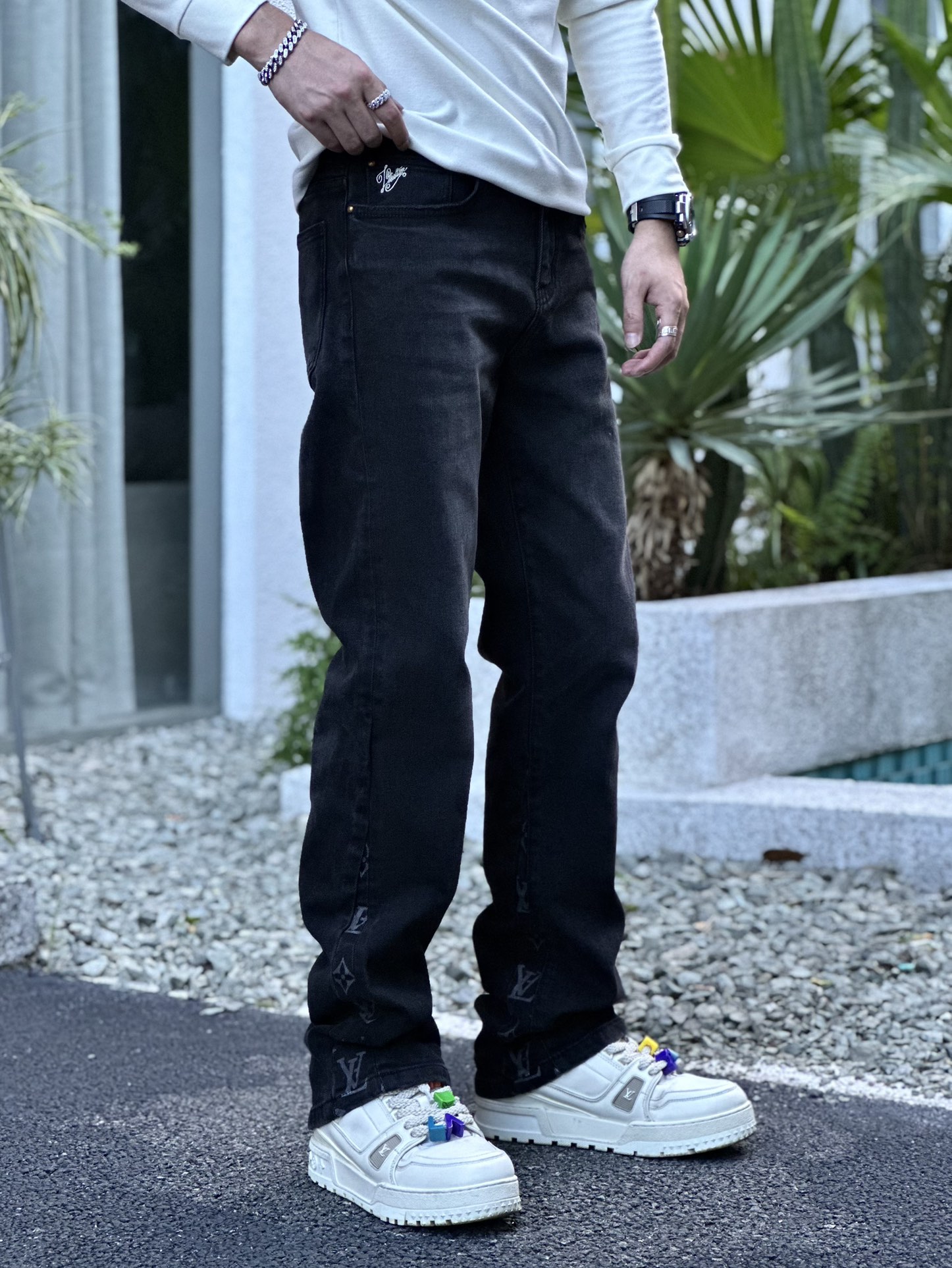 直筒裤 新款🔥现货🔥🔥最新原单直筒裤，超级定制，重工工艺，版型超赞👍🏻喜欢赶紧下单，尺码：S M L X