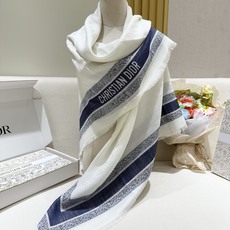 𝐃𝐈𝐎𝐑 书签字母提花披肩 Size:140x140cm 成分93%山羊绒,7%初剪羊毛 高级米色Oblique 提 𝐃𝐈𝐎𝐑 书签字母提花披肩 Size:140x140cm 成分93%山羊绒,7%初剪羊毛 高级米色Oblique 提