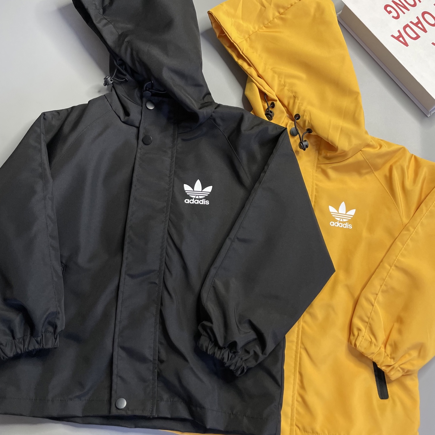 Venta rápida 89.9@una pieza 120-170 ¡Tienes que comprarle esta chaqueta de plumón a tu hijo! El niño se siente cómodo y…