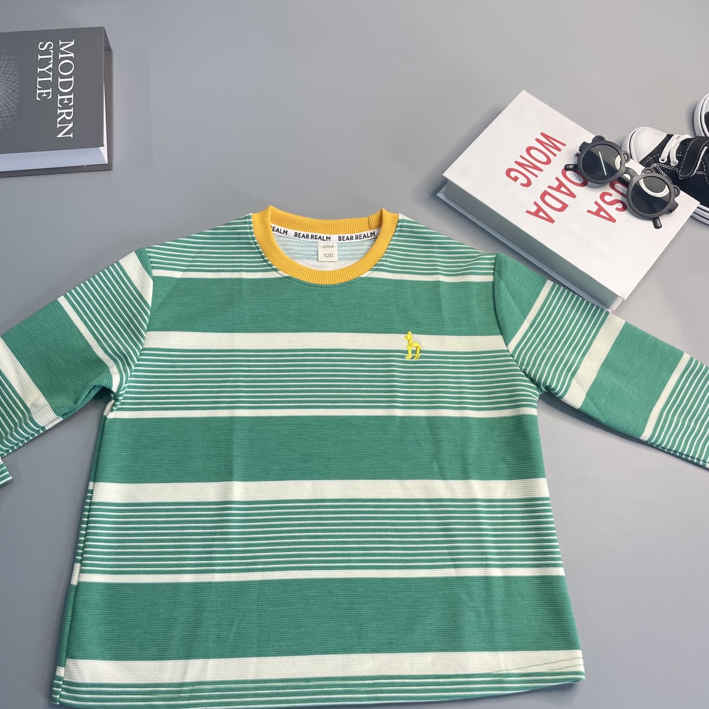 Venta rápida 69.9@ una pieza 120-170 Verde. Este tipo de sudadera es definitivamente un artículo imprescindib…