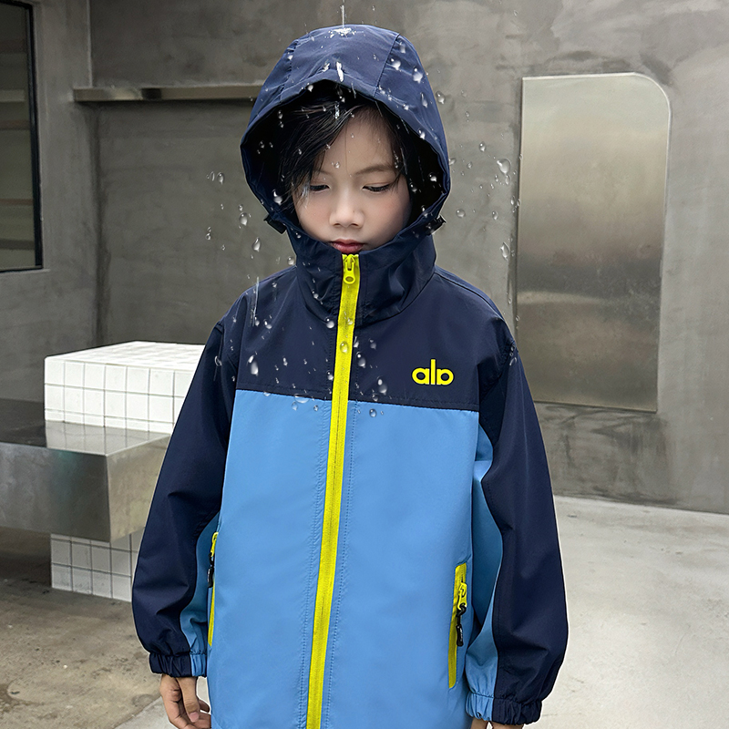 Venta rápida 99.9@ una pieza 120-170. Azul, chaqueta impermeable resistente 💦 ¡Mamás, cómprenla sin dudar! Esta chaque…