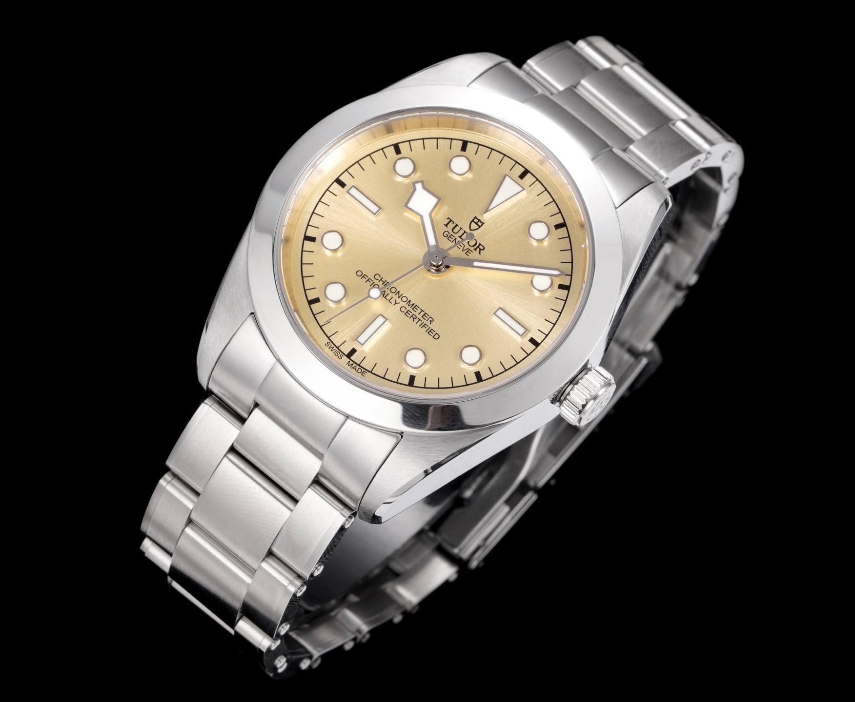 Title: Unified 32203T Bay Series Watch Summary Summary: The new Bay series watch features a polished steel case, classic design, Swiss movement, and 100m water resistance. - 图片 6