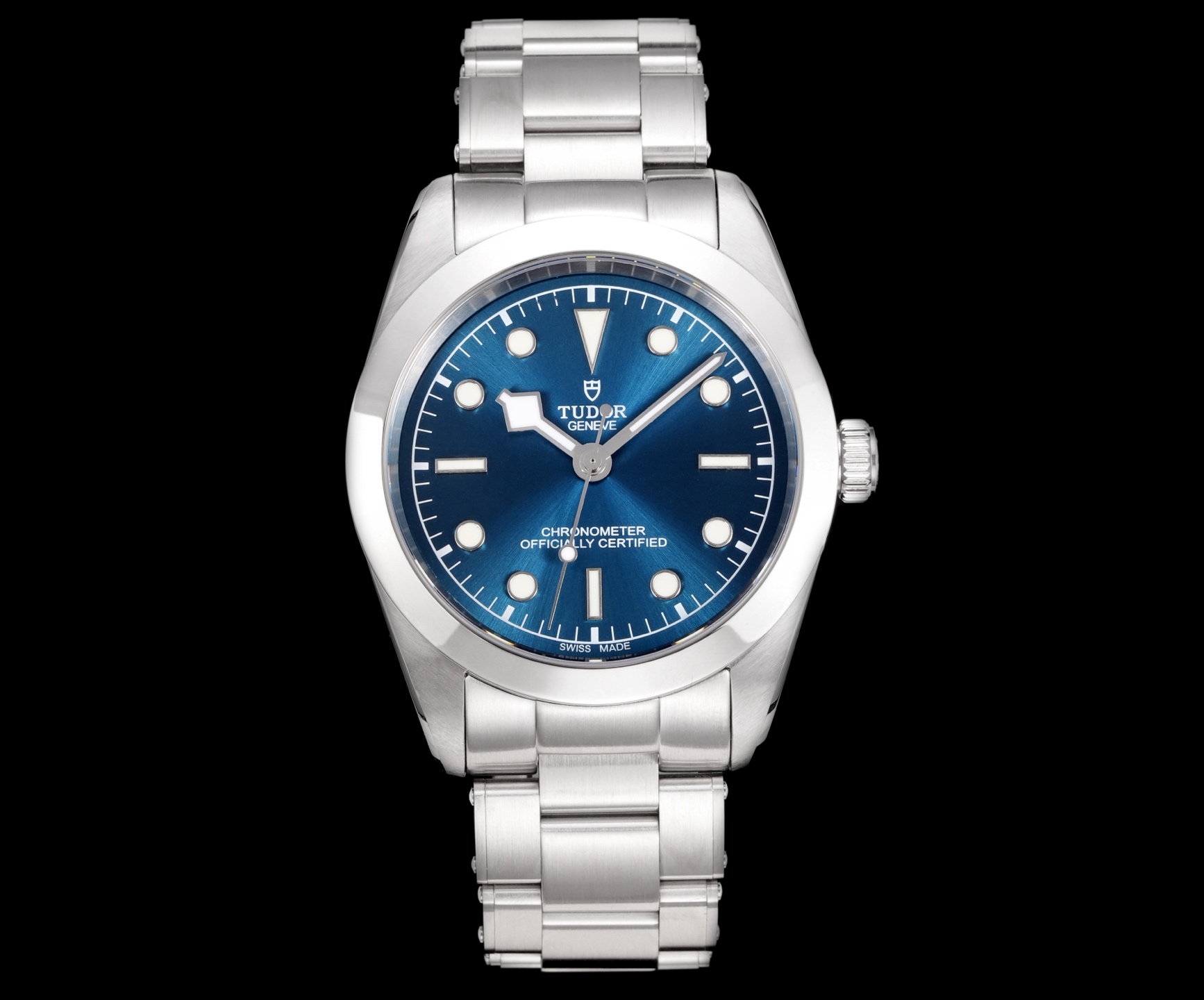 Title: Unified 32203T Rudder Bay Series Watch Summary Summary: The Unified 32203T Rudder Bay watch features a 41mm steel case, classic design, Swiss movement,