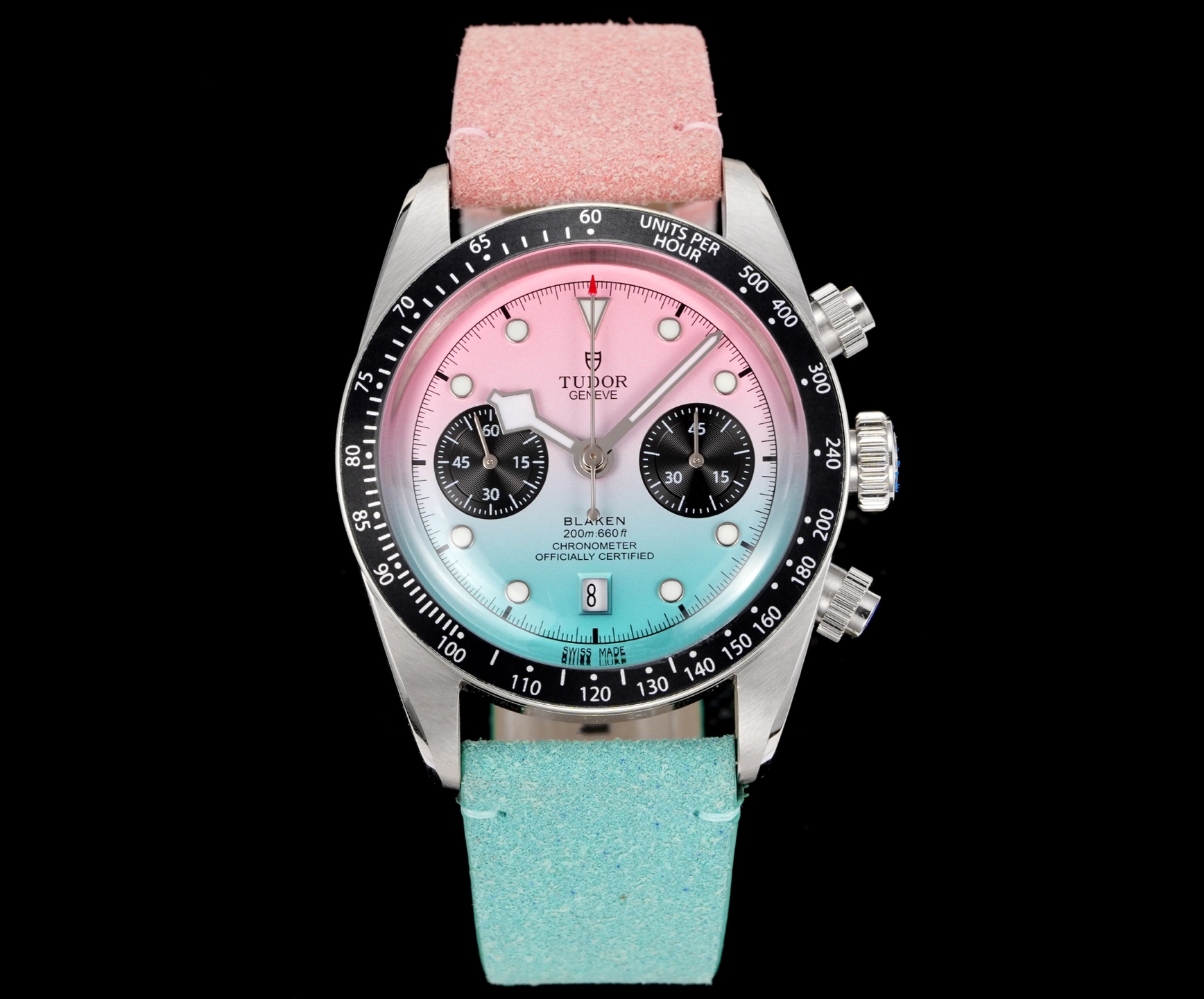 NO:337472,3T New Products The Tudor Black Bay Chrono series is a hybrid watch that combines the tradition of diving watches and racing chrono functions, known for its retro aesthetics and modern technology. The following is the main features and models of the series. Design inspiration and style - The dial design is inspired by the Tudor diving watch and the iconic 