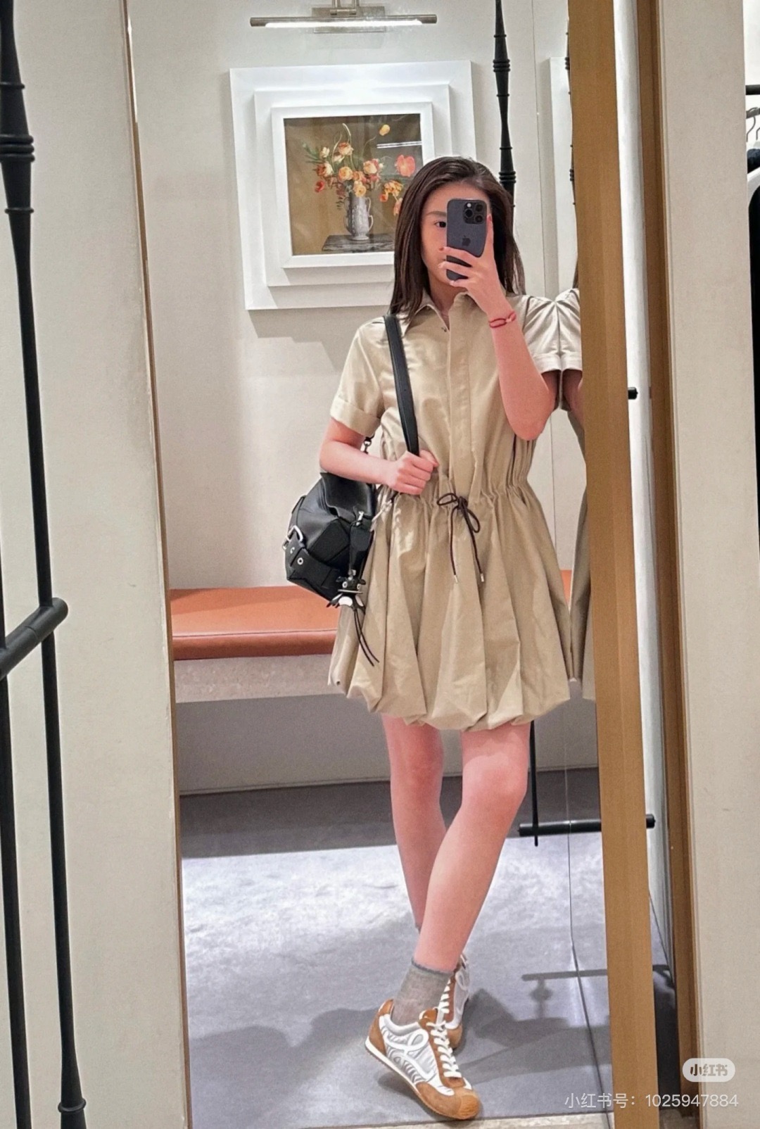 NO:446035,*25new lapel waist-closed flower bud shirt skirt, which is popular this year's milk coffee main color, low-key and luxurious upper body~Exclusive custom fabric 85 cotton 15 mulberry silk, back collar leather logo logo decoration, which further demonstrates exquisite craftsmanship!  The hem bud style is super suitable for wearing in all occasions~ The waist-tight elastic design is very friendly to the body shape, the upper body modification line proportion is absolutely perfect!  1:1 Super style The latest summer item. Please check my version SML, skirts, shirts, alexander wang19860909*25new翻领收腰花苞衬衫裙今年爆火的奶咖主色调,上身低调又奢华～独家定制面料85棉15桑蚕丝 后领口皮标logo徽标装饰,更展现精致工艺！下摆花苞版型超级适合各种场合穿着～收腰松紧设计对身材包容度超友好上身修饰线条比例绝绝子！1:1超赞版型 夏季最新单品 认准我家版本SML,,skirts,shirts,alexander wang,Women's clothing