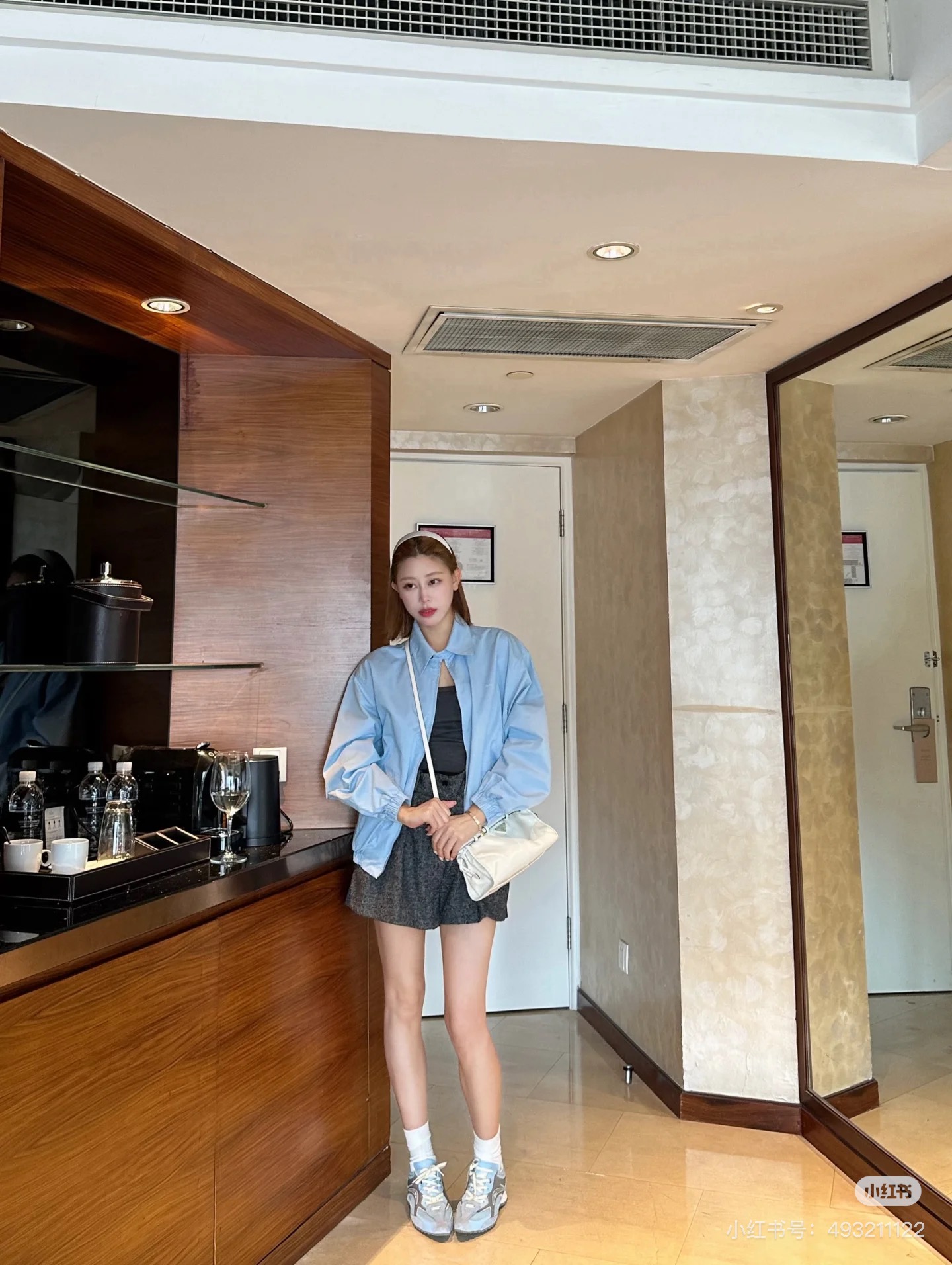 NO:502255,PRADA 25SS early autumn new style old cadre jacket cotton jacket classic lapel style long-sleeved casual jacket, the overall simplicity can highlight the color of fixed dyeing, the outstanding powder is a smog powder and low saturation color. It is not inconsistent for boys and girls to wear, but it is too complicated. The neckline buttons unlock multi-element outfit, and it is still a bit old cadre style. Identify my version. SML, prada, jackets & coats, jackets & coats, alexander wang19860909PRADA 25SS早秋新款 老干部夹克棉外套经典翻领造型长袖休闲夹克,整体简洁更能突出定染颜色亮眼,不俗套的粉,是偏雾霾粉和低饱和度的配色,男生女生穿都不违和,不过过于繁杂,领口扣袢解锁多元素穿搭,还是有点老干部风格的 认准我家版本 现货发售SML,,prada,jackets & coats,jackets & coats,alexander wang,Women's clothing