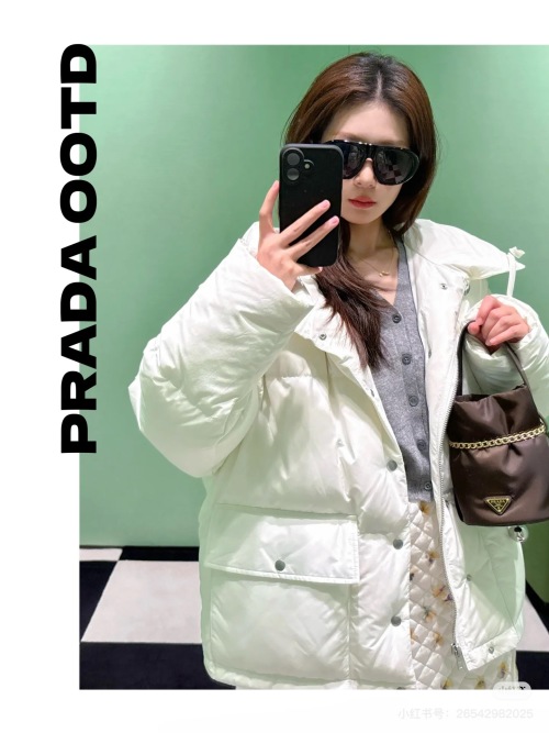 Prada Re-Nylon White Hooded Down Jacket | Winter 25Fw Collection 1 Prada Re-Nylon White Hooded Down Jacket | Winter 25Fw Collection
