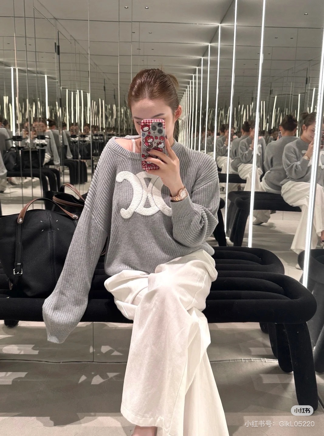 NO:550247,Celin*25Fw early autumn new style Arc de Triomphe logo cardigan丨Original development!  High-end production!  Three-dimensional towel embroidered Arc de Triomphe is heavy and heavy. The imported wool yarn is invincible in texture. Those who know the goods come!  The classic style is lazy and retro temperament, and the age-reducing girlish style is a college style. The upper body is versatile and handsome and fashionable!  A must-have high-end item for white and rich beauty!  The style is not picky about others and looks slim!  Highly recommend your own version, please recognize my version. S M L, celine, alexander wang19860909Celin*25Fw早秋新款 凯旋门logo羊毛衫丨原版开发！高版出品！立体毛巾刺绣凯旋门重磅克重 进口羊毛纱线质感无敌赞,懂货的来！经典版型慵懒风复古气质,减龄少女学院风,上身百搭帅气又时髦！白富美必备高级单品！版型不挑人上身巨显瘦！强烈推荐自留款,认准我家版本 码数S M L,,celine,alexander wang,Women's clothing