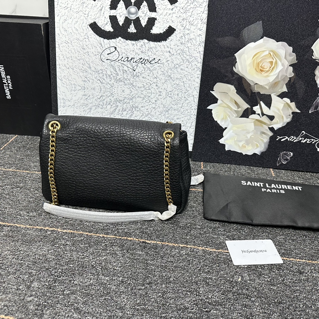 自带流量爆款🔥出货啦
圣罗兰Calypso
包包命名来自希腊神话中的海之女神【卡吕普索】
浓郁的法式风情