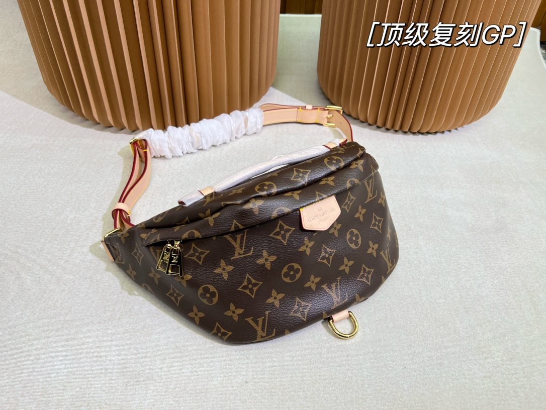 Louis Vuitton Good
 Belt Bags & Fanny Packs Unisex