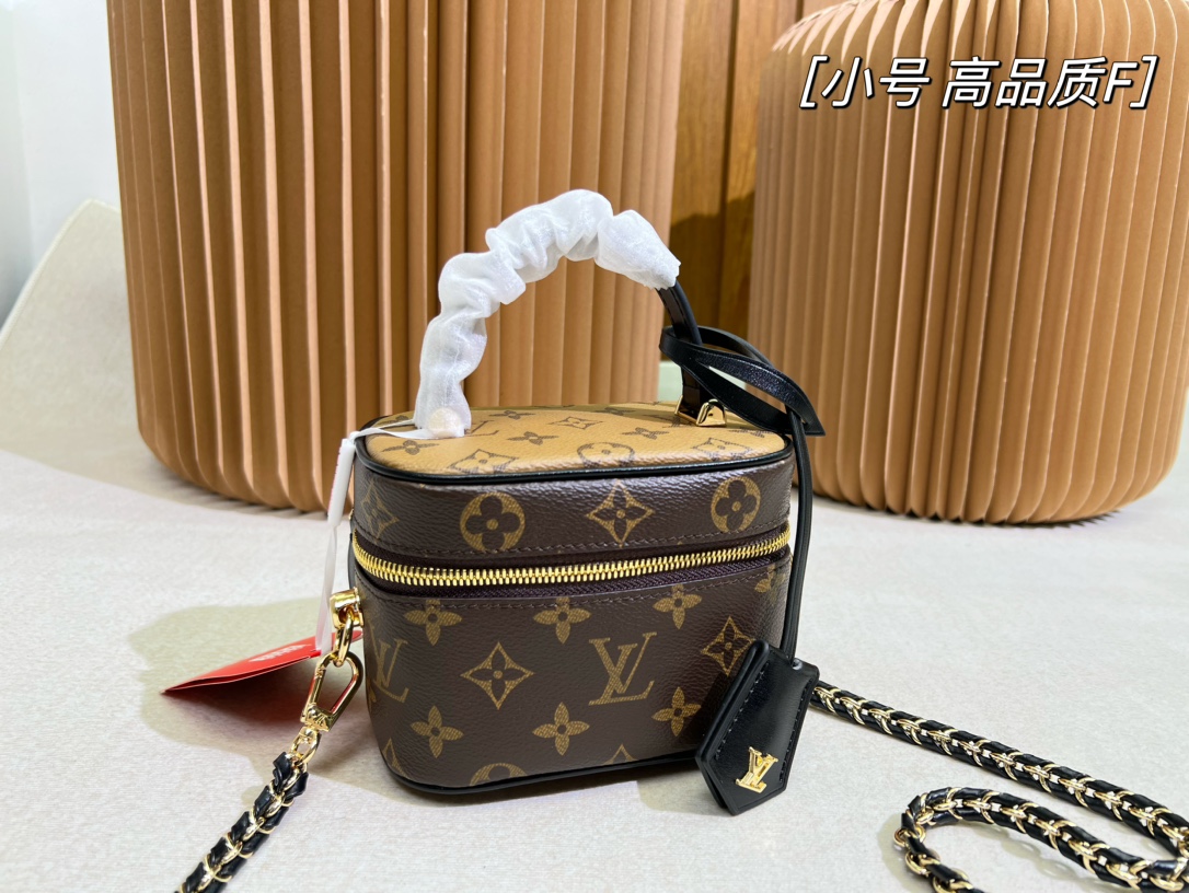 Louis Vuitton Copy
 Crossbody & Shoulder Bags Weave Cowhide Chains