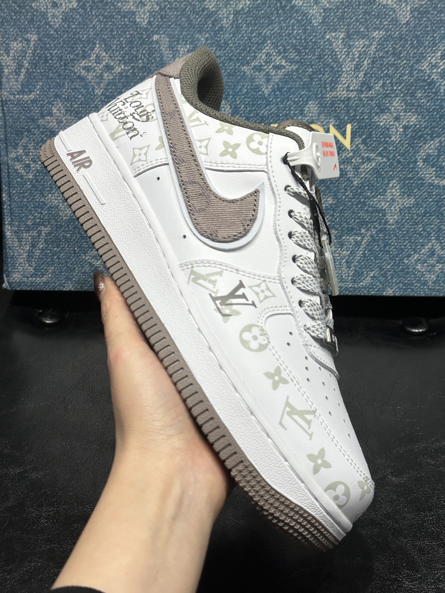 Nike Air Force 1 Low Sport Shoes: High-Quality, Various Sizes Available at $750 - 图片 4