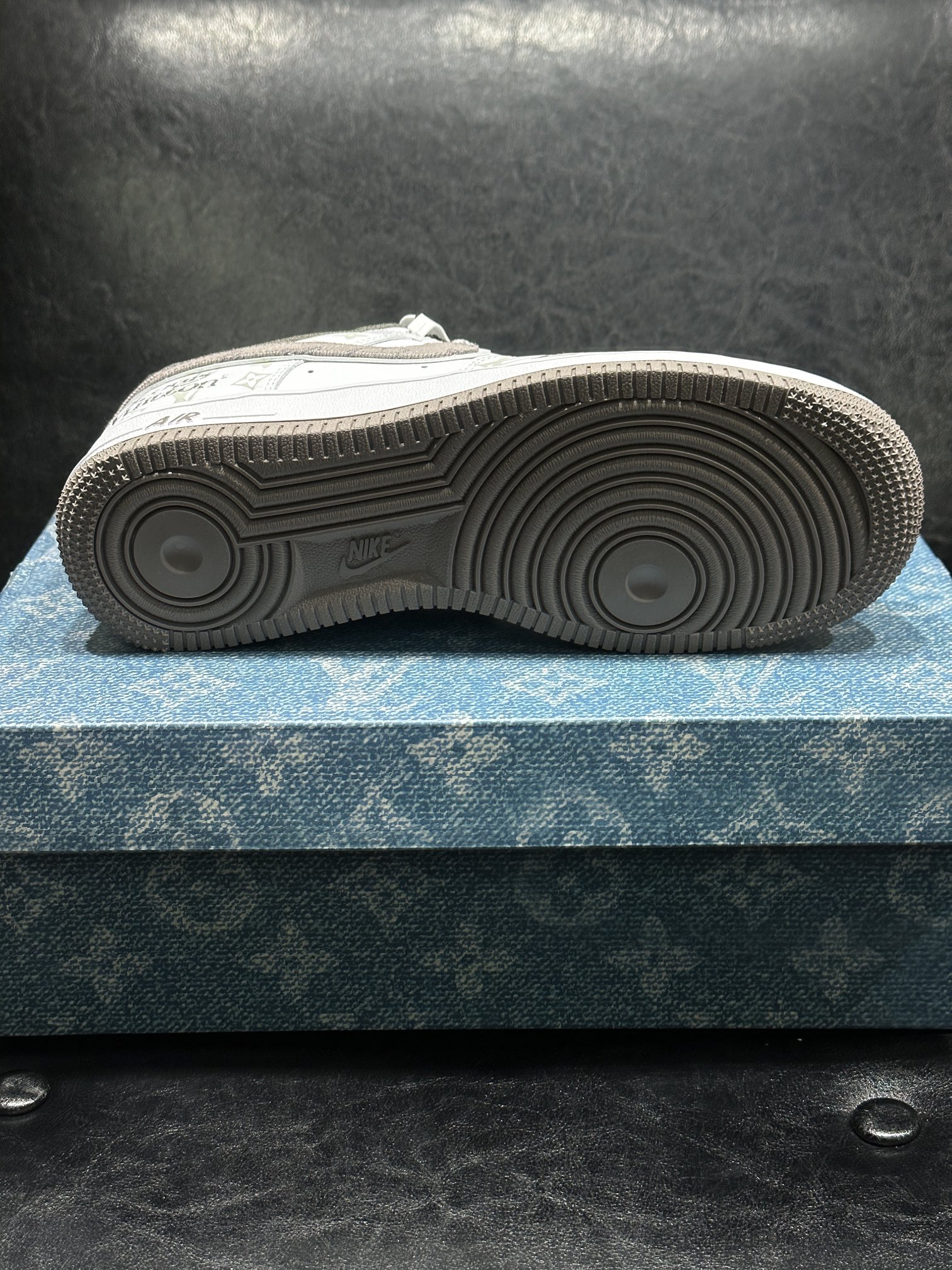 Nike Air Force 1 Low Sport Shoes: High-Quality, Various Sizes Available at $750 - 图片 6