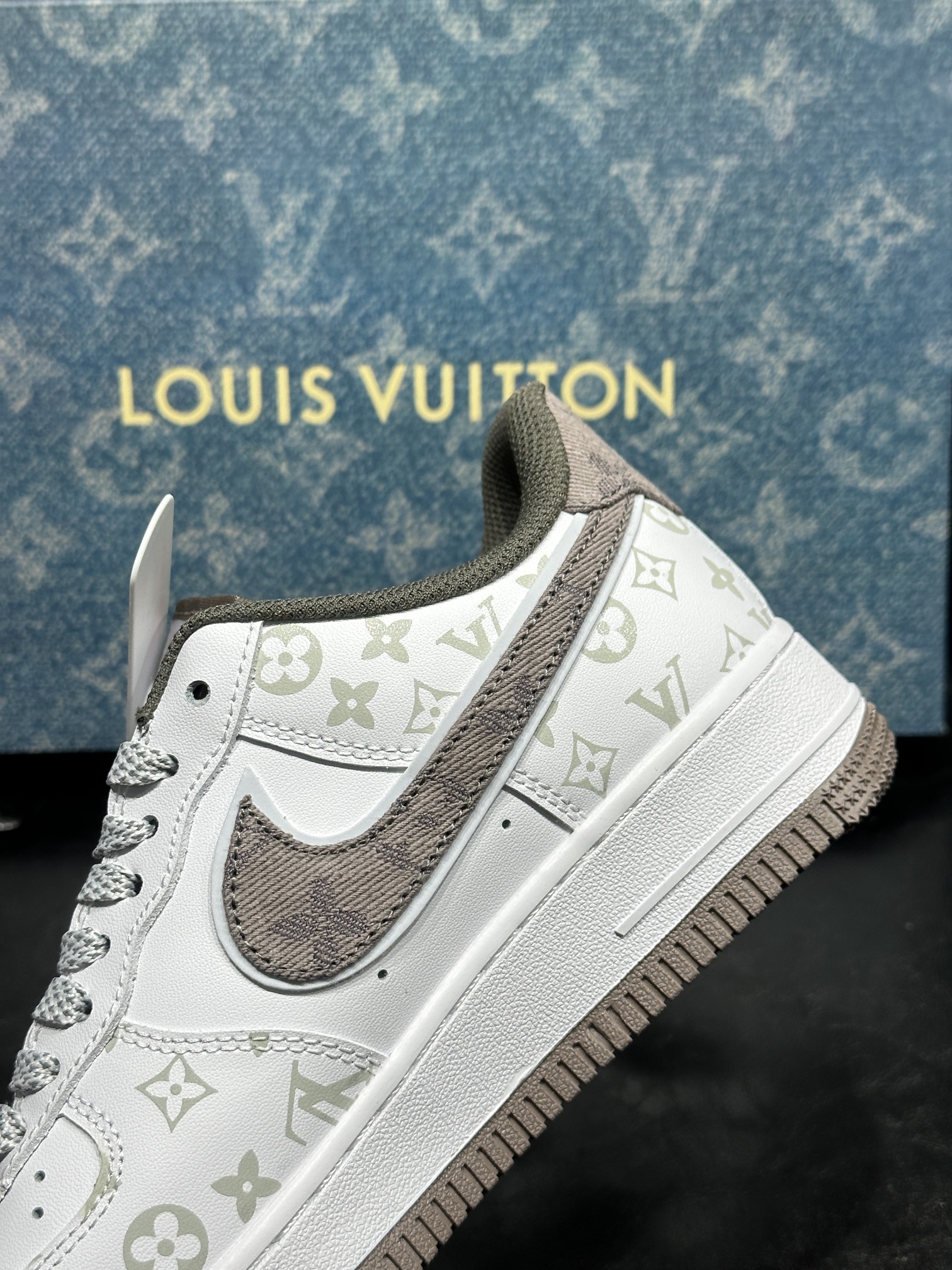 Nike Air Force 1 Low Sport Shoes: High-Quality, Various Sizes Available at $750 - 图片 9
