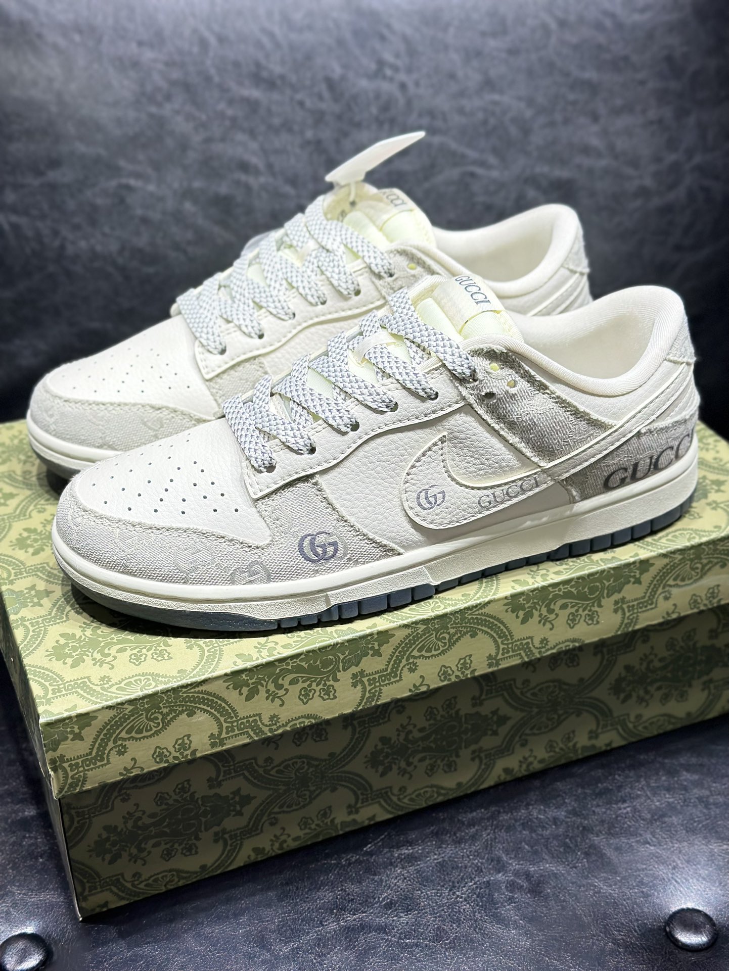 NO:639923,Ready stock Customized sneakers BALENCIAGA series joint model NIKE DUNK LOW ATOMIC Couple model Customized joint Yuan box version High cleanliness Unexpected high cost performance Unambiguous materials Original last original cardboard Original shoe box Customized hardware accessories Original sole Size 36 36.5 37.5 38 38.5 39 40 40.5 41  42 42.5 43 44 44.5 45,,balenciaga,tom ford19860909现货 定制板鞋 BALENCIAGA系列联名款NIKE DUNK LOW ATOMIC 情侣款 定制联名 元盒版本 高清洁度 超乎所想的高性价比 用料绝不含糊 原楦头原纸板 原装鞋盒 定制五金配件 原厂鞋底 尺码36 36.5 37.5 38 38.5 39 40 40.5 41 42 42.5 43 44 44.5 45,,balenciaga,tom ford,Men's shoes