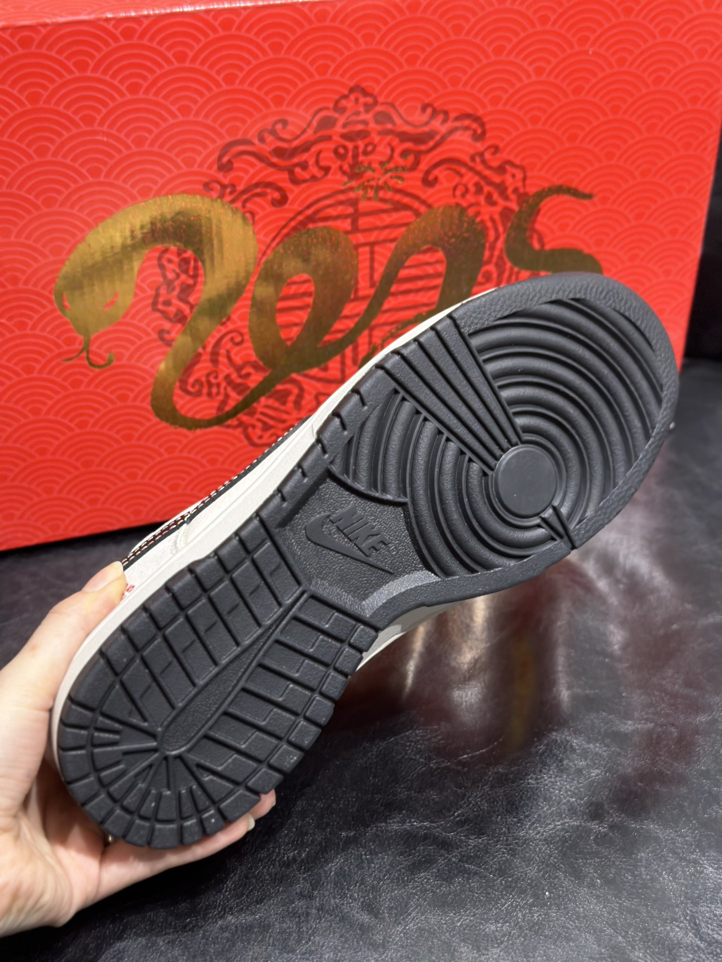 Nike Dunk Low Atomic 2025 Year of the Snake Edition - Couple's Sneakers 7 i1734599831 4300 4