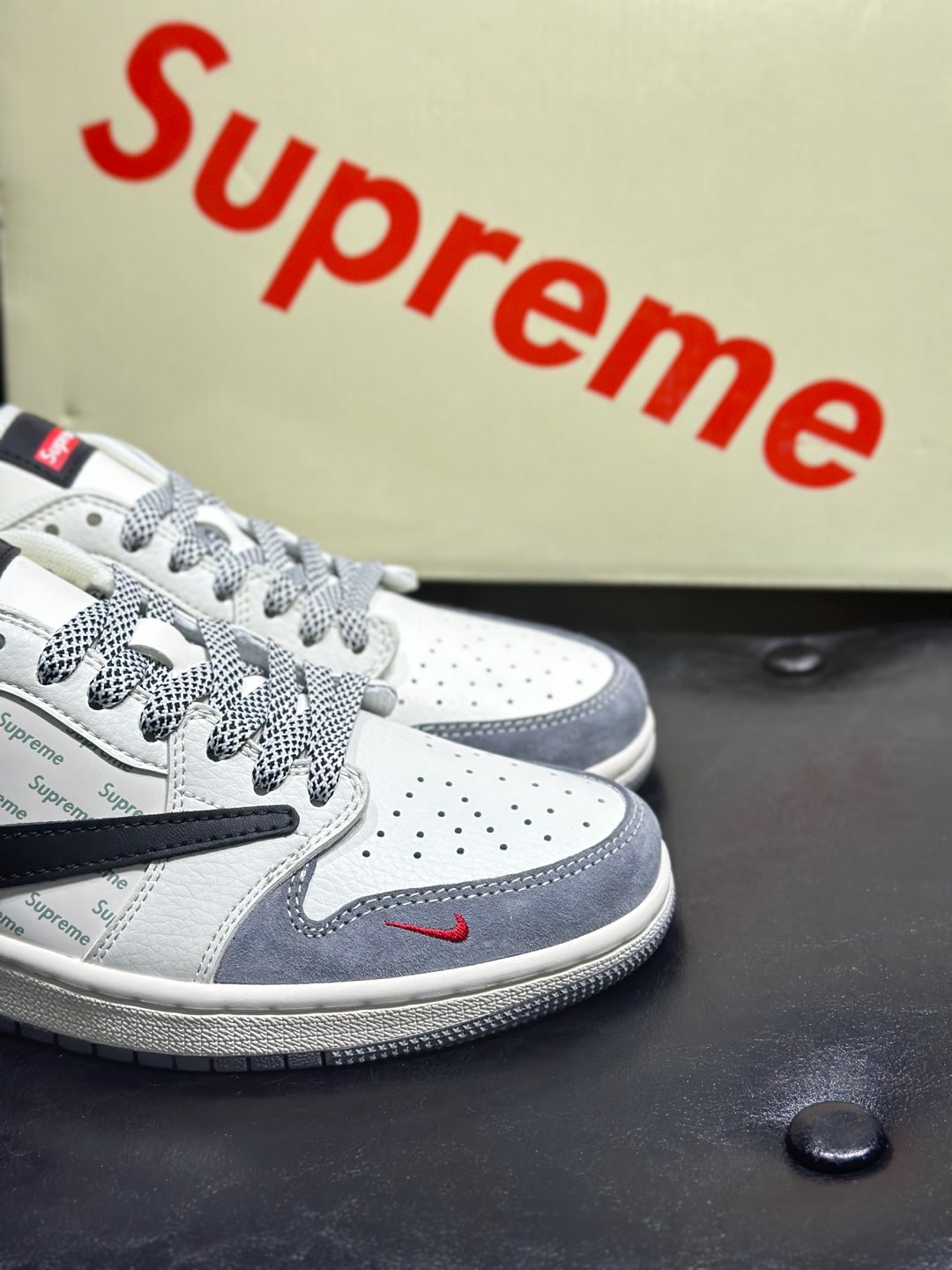 Nike Dunk Low Custom Supreme Collab Sneakers: Stylish, Comfortable, Sizes 36-45 9 i1735539423761 1435 0 7