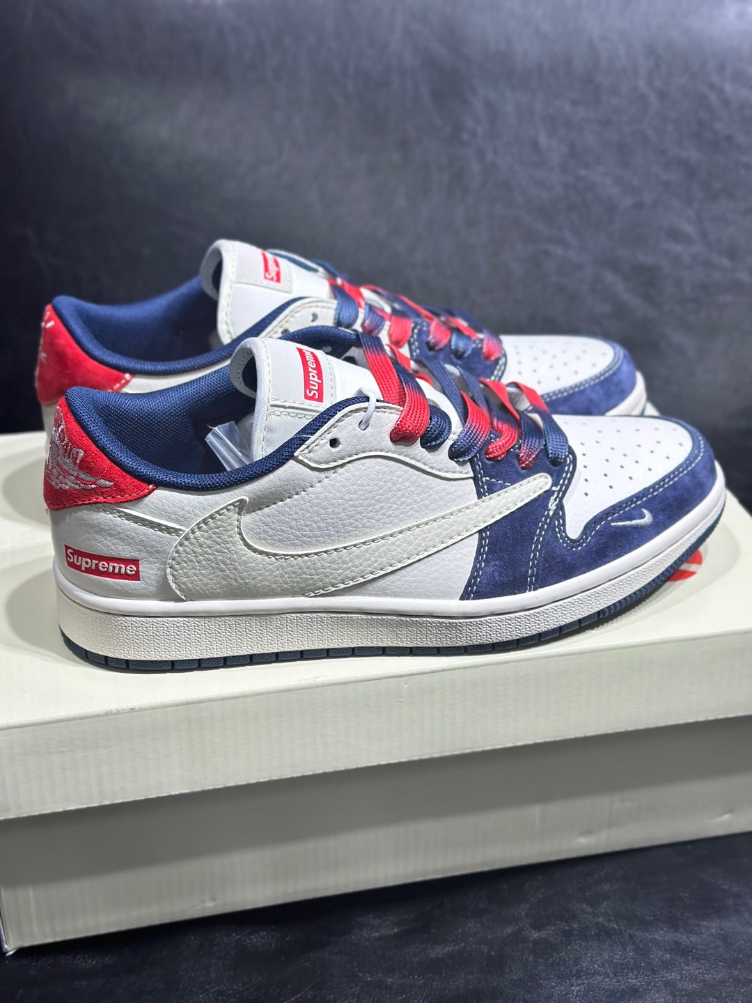 Nike Dunk Low Custom Supreme Collaboration Anti-Slip Sneakers -Sizes 36-45 4 i1735539476202 3848 0 2