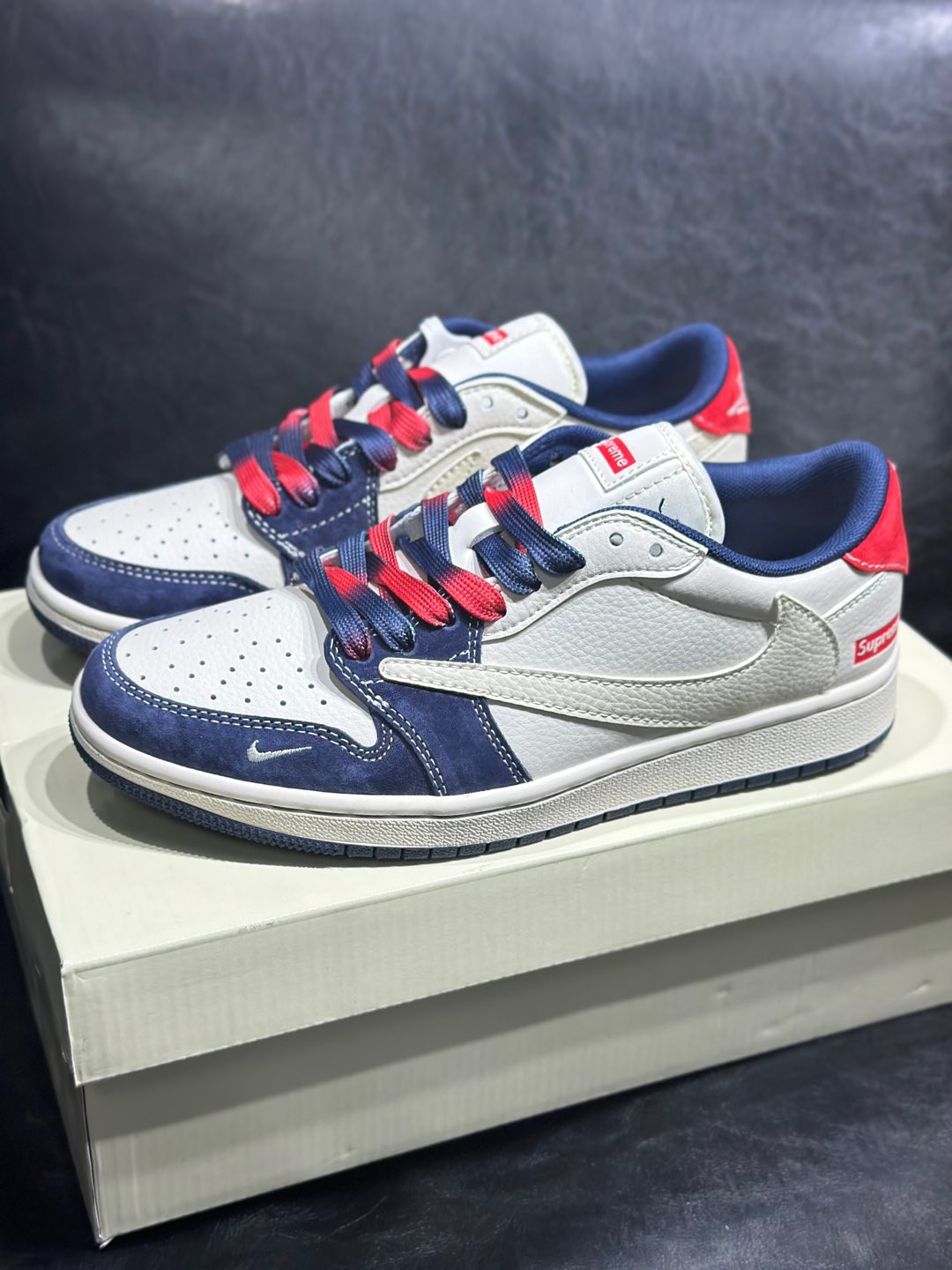 Nike Dunk Low Custom Supreme Collaboration Anti-Slip Sneakers -Sizes 36-45 2 i1735539476391 3559 0 0