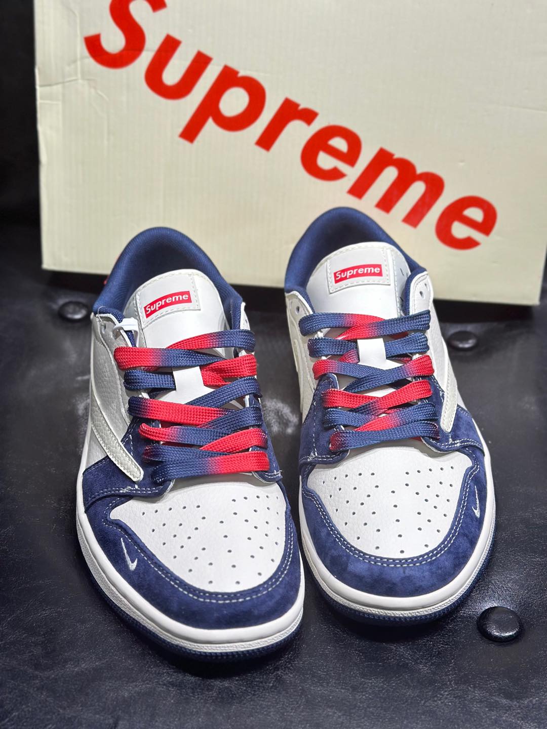 Nike Dunk Low Custom Supreme Collaboration Anti-Slip Sneakers -Sizes 36-45 6 i1735539476958 1901 0 4