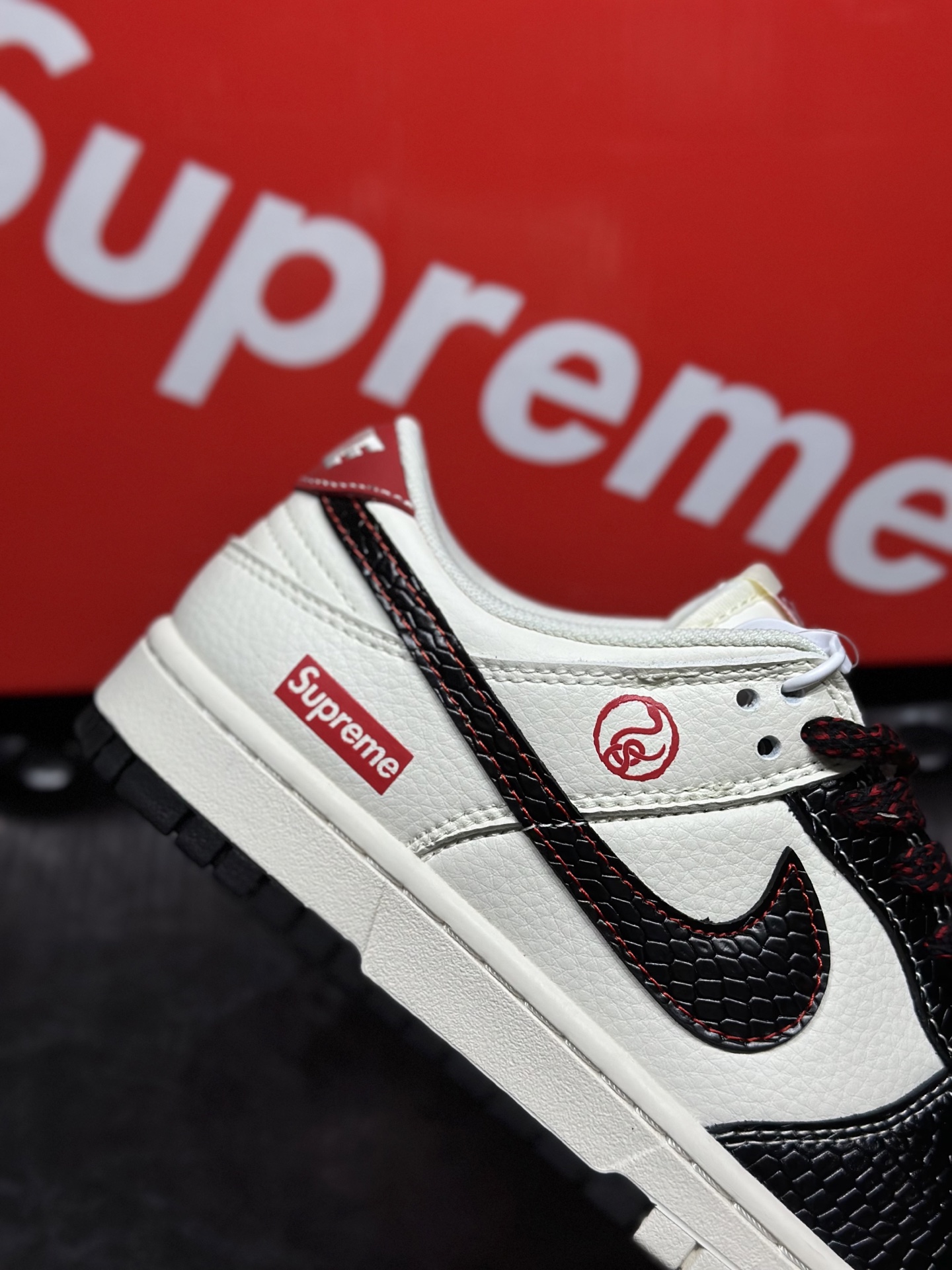 Nike Dunk Low Atomic 2025 Year of the Snake Custom Sneakers for Couples 8 i1740210133654 1039 0 6