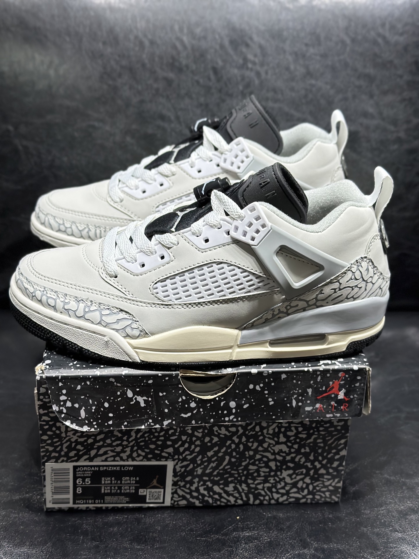 NO:275024,Spot, full head layer, full palm air cushion [top plastic film version] jordan spizike low Pure original low-top basketball shoes, original last original cardboard, original material development, detailed control, main supply foreign trade customers to create perfect shoe shape, cardboard midsole, steel stamp perfect version, company goods feel Size 39 40 40.5 41 42 42.5 43 44 44.5 45 46,19860909现货 全头层 全掌气垫【顶级塑料膜版本】jordan spizike low 纯原低帮篮球鞋 原楦原纸板 原厂材料开发 细节把控到位 主供外贸客户打造完美鞋型 纸板中底 钢印完美版型 公司货既视感 尺码39 40 40.5 41 42 42.5 43 44 44.5 45 46,,Men's shoes