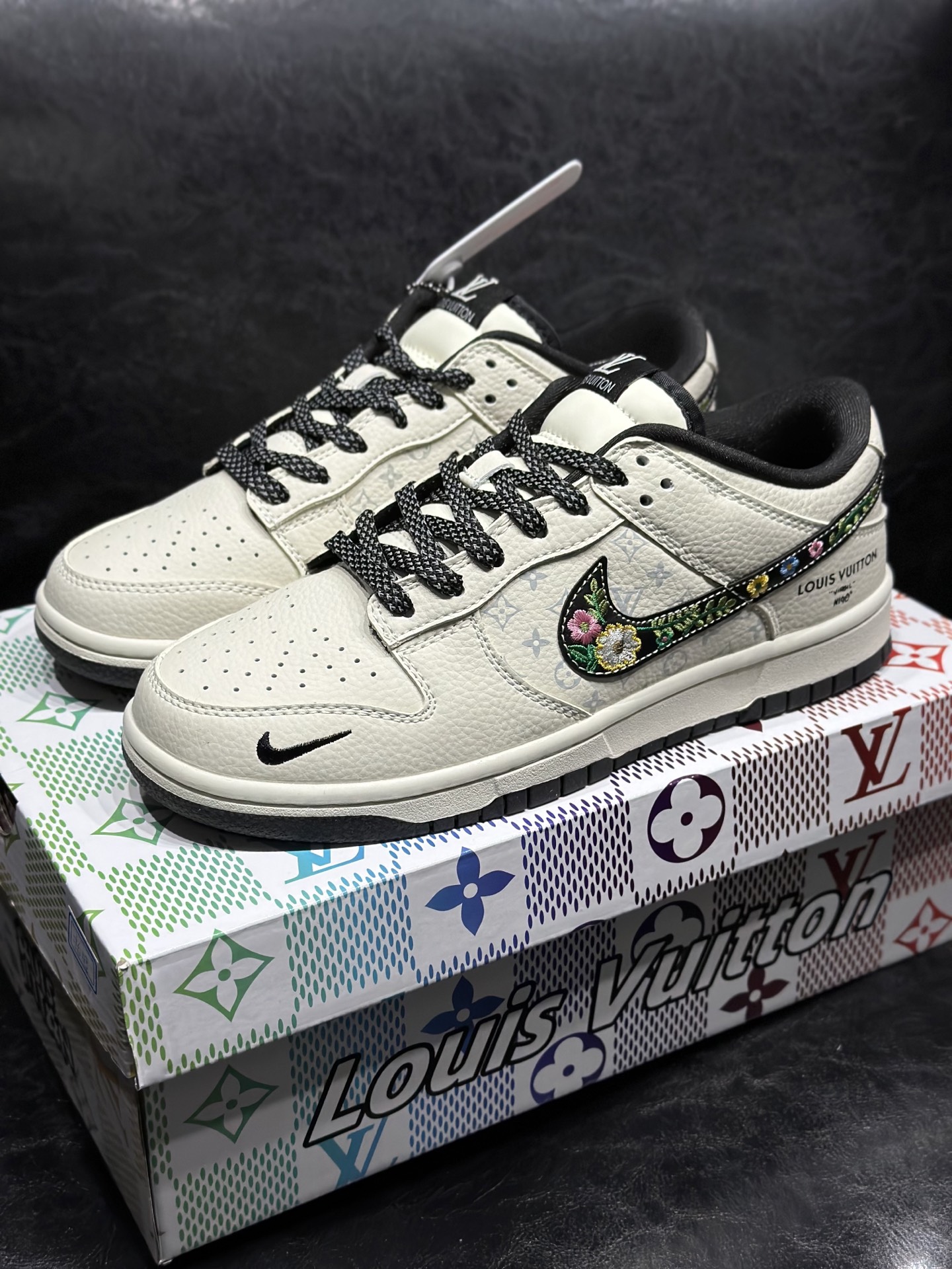 NO:639928,Ready stock Customized sneakers BALENCIAGA series joint model NIKE DUNK LOW ATOMIC Couple model Customized joint Yuan box version High cleanliness Unexpected high cost performance Unambiguous materials Original last original cardboard Original shoe box Customized hardware accessories Original sole Size 36 36.5 37.5 38 38.5 39 40 40.5 41  42 42.5 43 44 44.5 45,,balenciaga,tom ford19860909现货 定制板鞋 BALENCIAGA系列联名款NIKE DUNK LOW ATOMIC 情侣款 定制联名 元盒版本 高清洁度 超乎所想的高性价比 用料绝不含糊 原楦头原纸板 原装鞋盒 定制五金配件 原厂鞋底 尺码36 36.5 37.5 38 38.5 39 40 40.5 41 42 42.5 43 44 44.5 45,,balenciaga,tom ford,Men's shoes