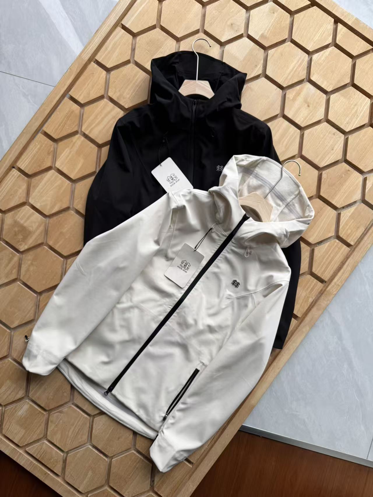 _dcJ9sLKJeo7yG97TgWSgfCgaPo1a_OUbya-D43w