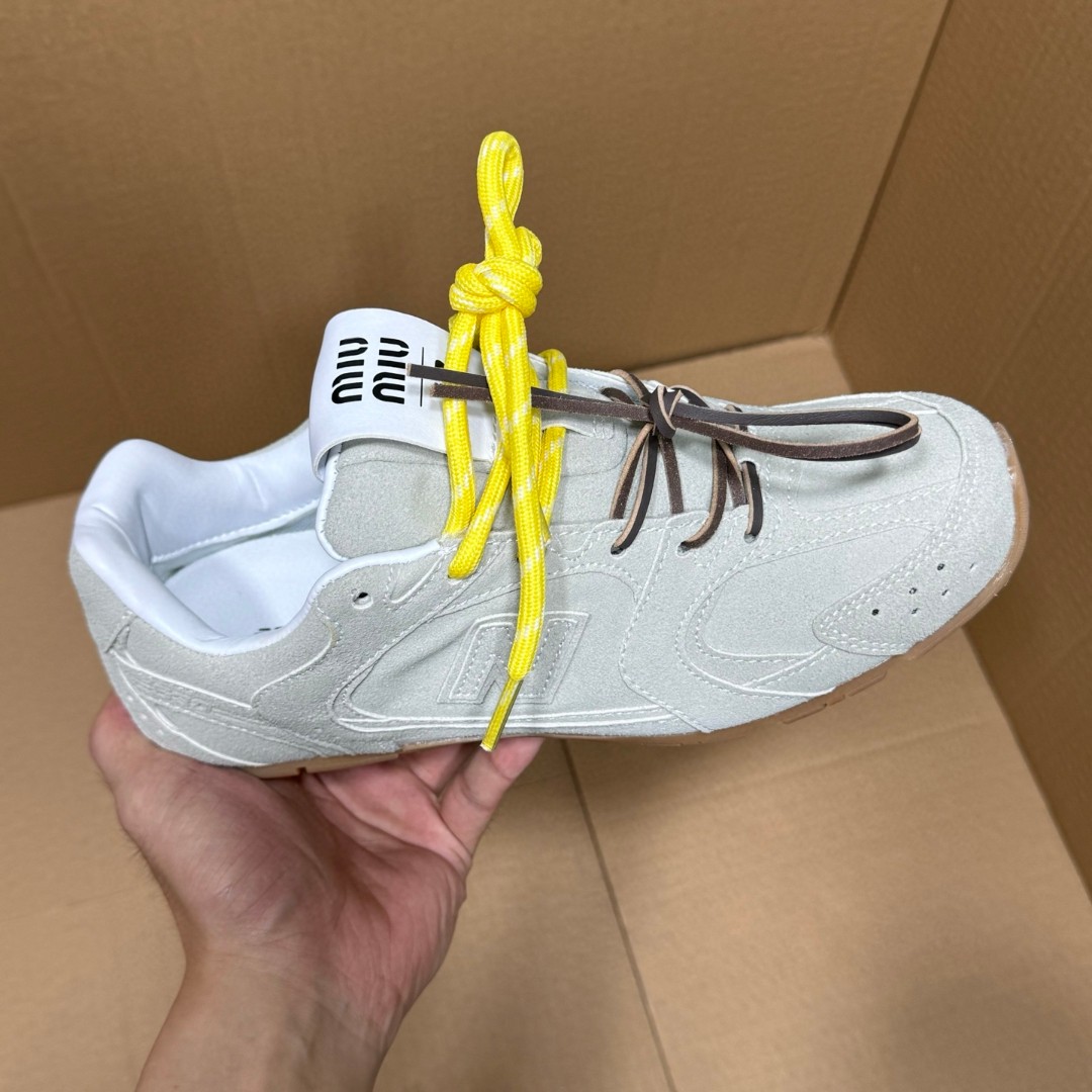 
NB联名miumiu特价新配色！
尺码：35.5-45，全码输出！
品质 价格 都是行业性价比天花板存