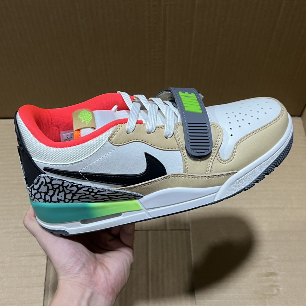  开学季福利🧧
AJ312系列福利特价！
尺码36-45，知名大厂出品！
版型 材质 细节绝对是市场数一