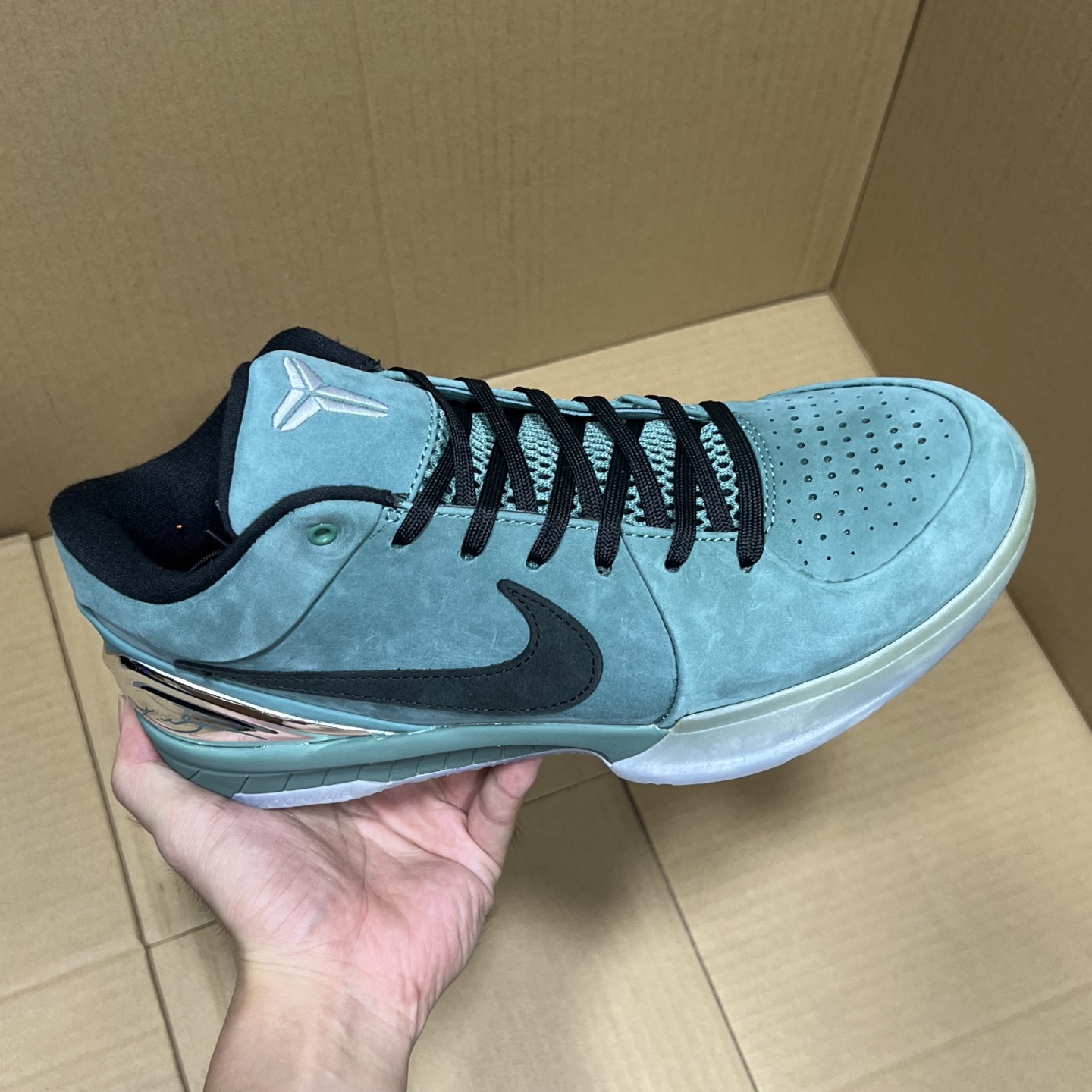 特价福利 科比系列特价！尺码40-48.5全码输出！原OG版本，重新上线！科比系列天花板产品！行业第一梯