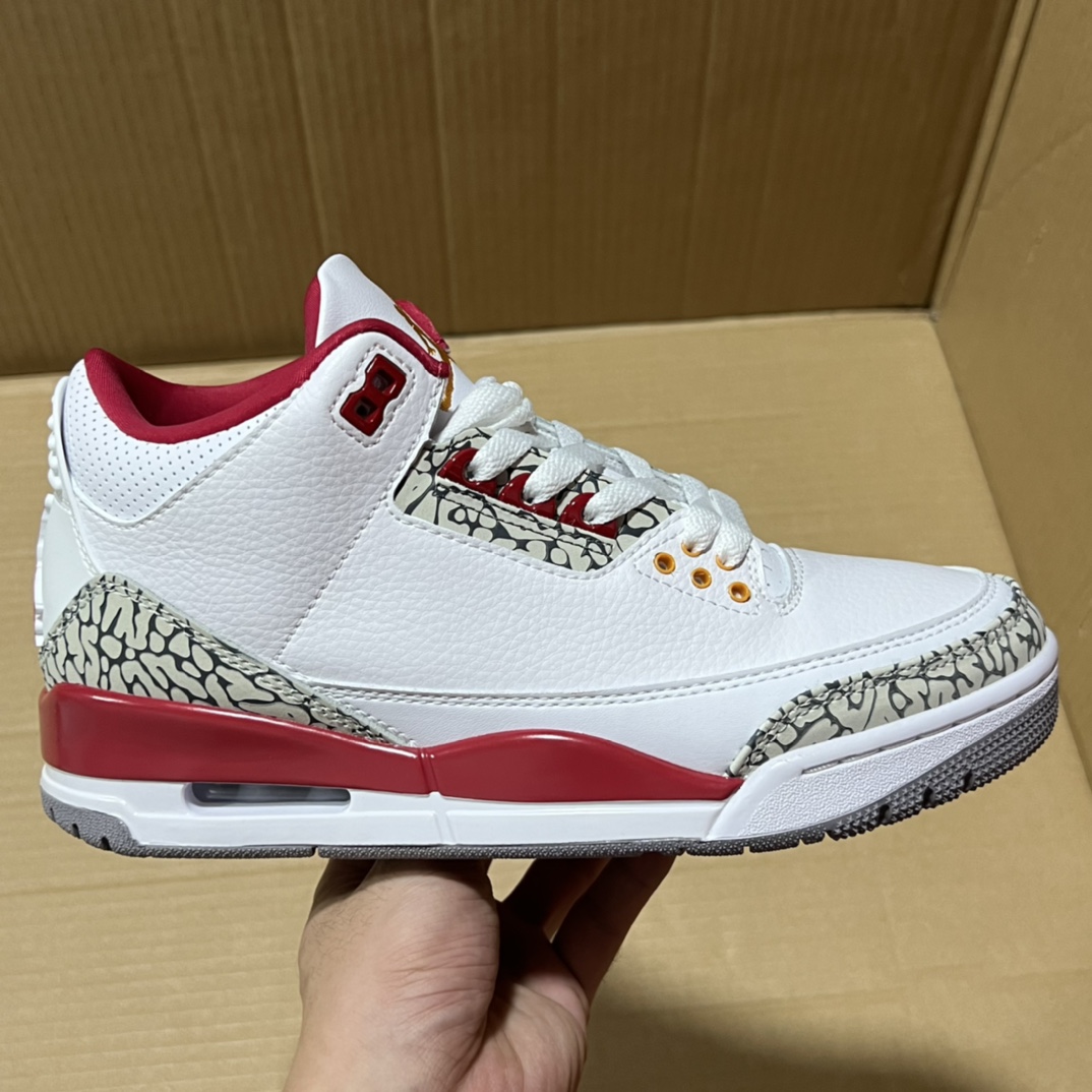 莞产纯原aj3福利特价！
尺码36-47.5，全码输出！
大厂出品，滞留订单套现！头层品质，细节做工如图所示！售前，售后 一包到底，放心买卖！
编码AB215896