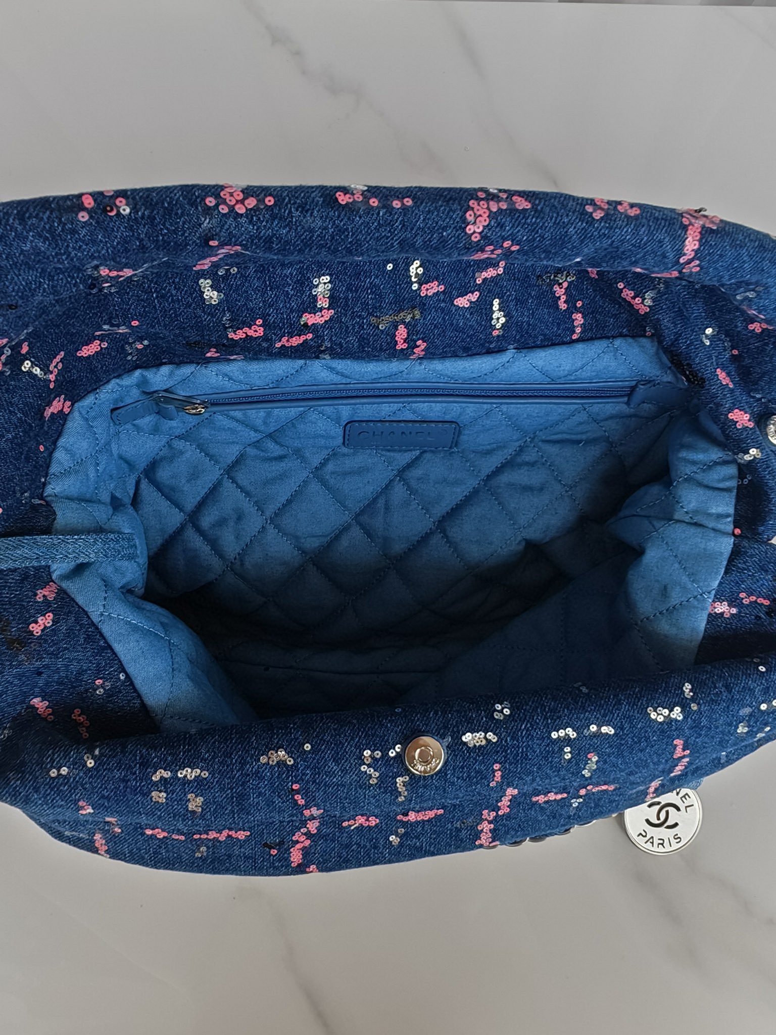 Chanel Luxury Designer Handbag Shoulder Bag in fine calfskin 5