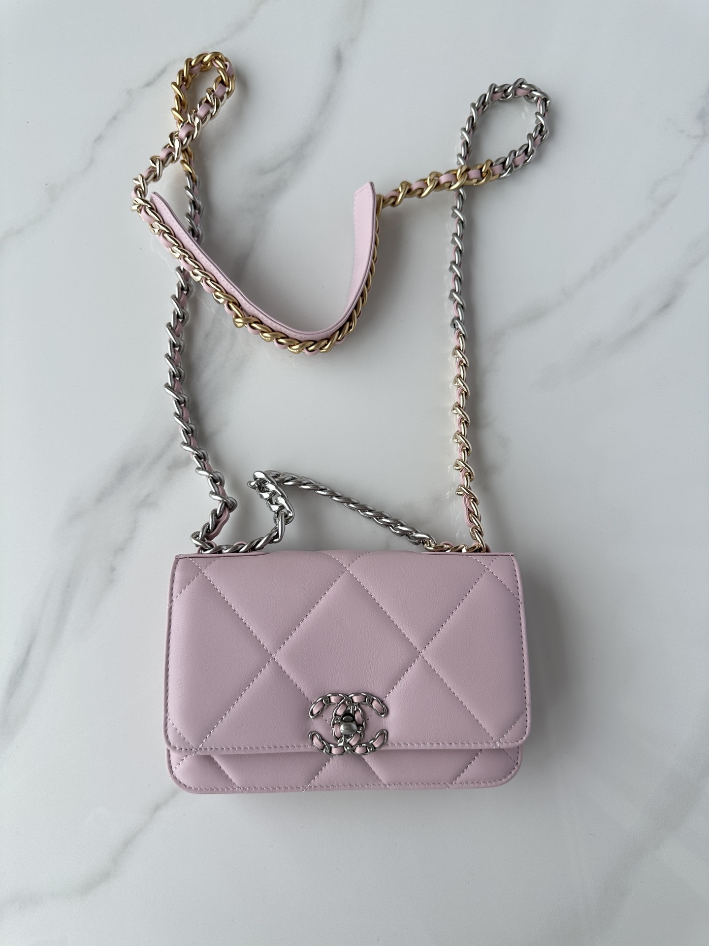 Chanel Luxury Designer Handbag Shoulder Bag in fine calfskin 9