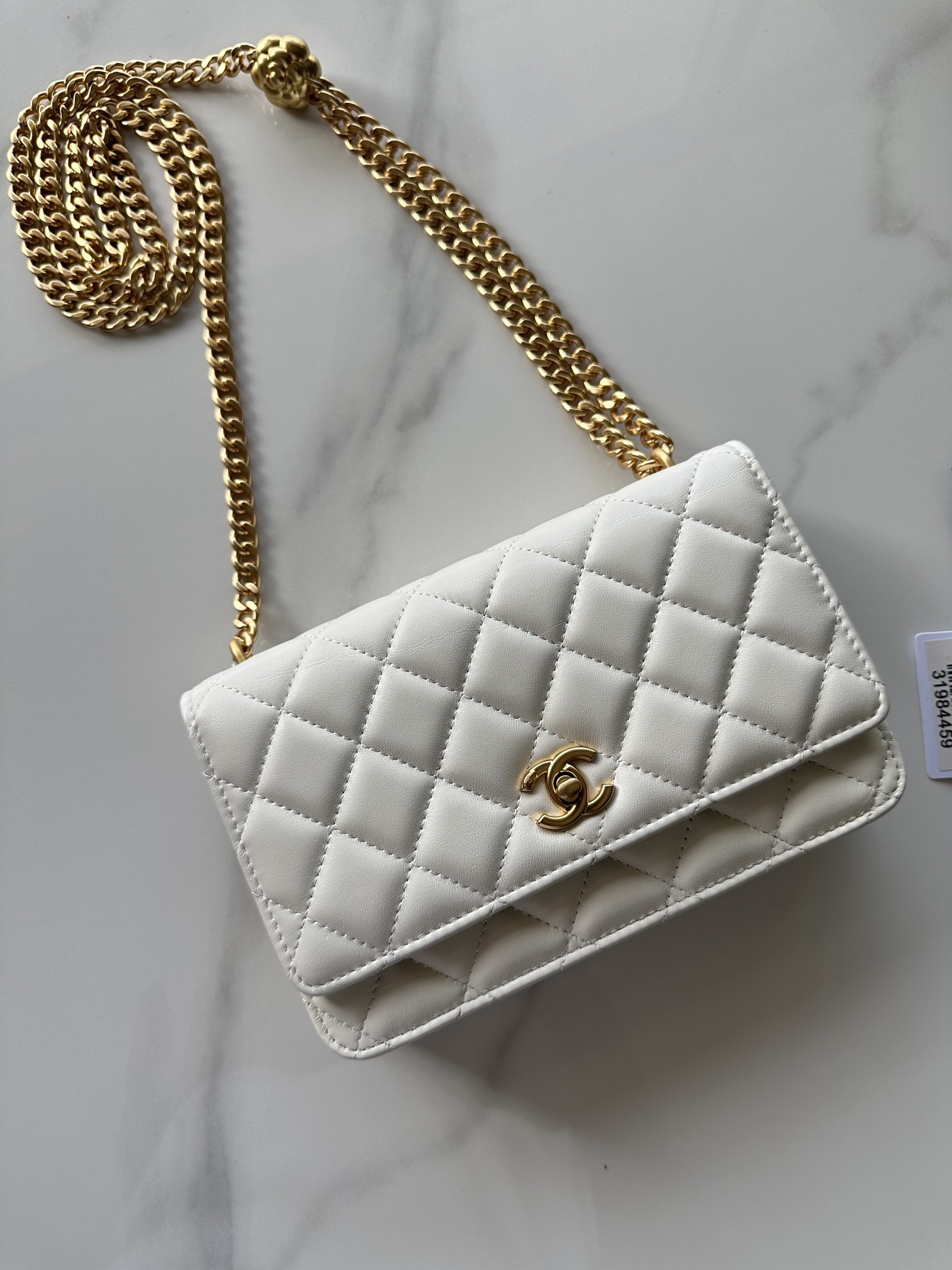 Chanel Luxury Designer Handbag Shoulder Bag in fine calfskin 8