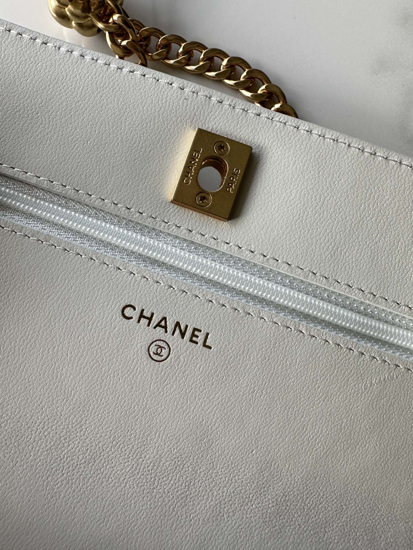 Chanel Luxury Designer Handbag Shoulder Bag in fine calfskin 6