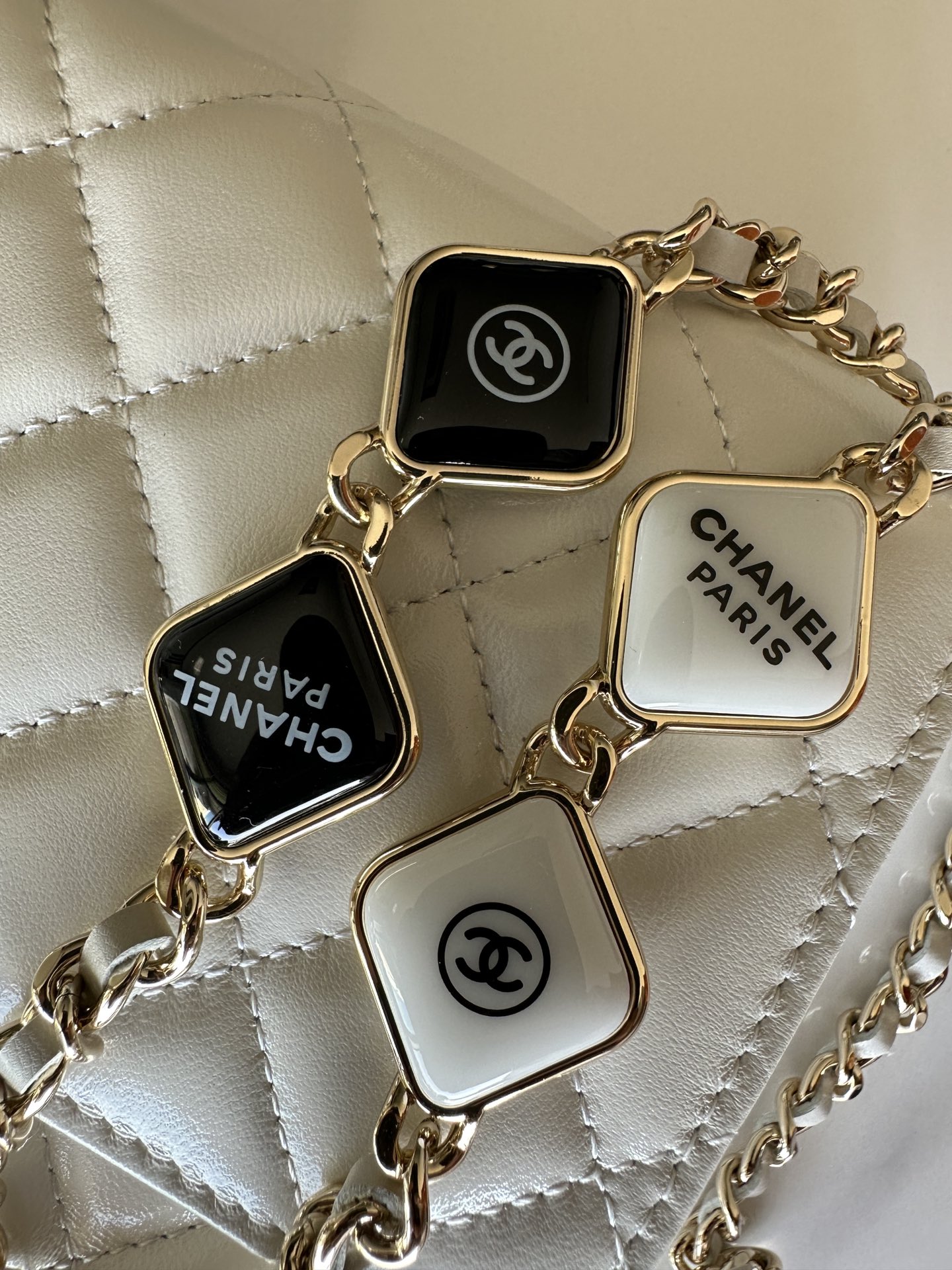 Brand: Chanel 3