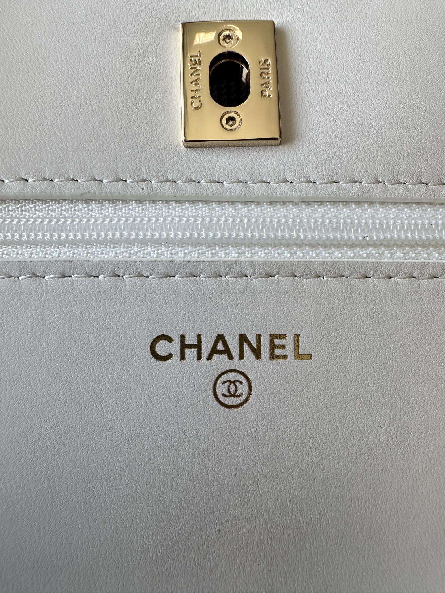 Brand: Chanel 7
