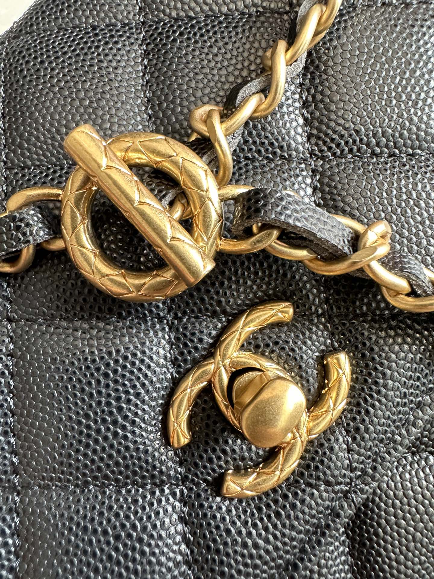 Chanel Luxury Designer Handbag Shoulder Bag in fine calfskin 7