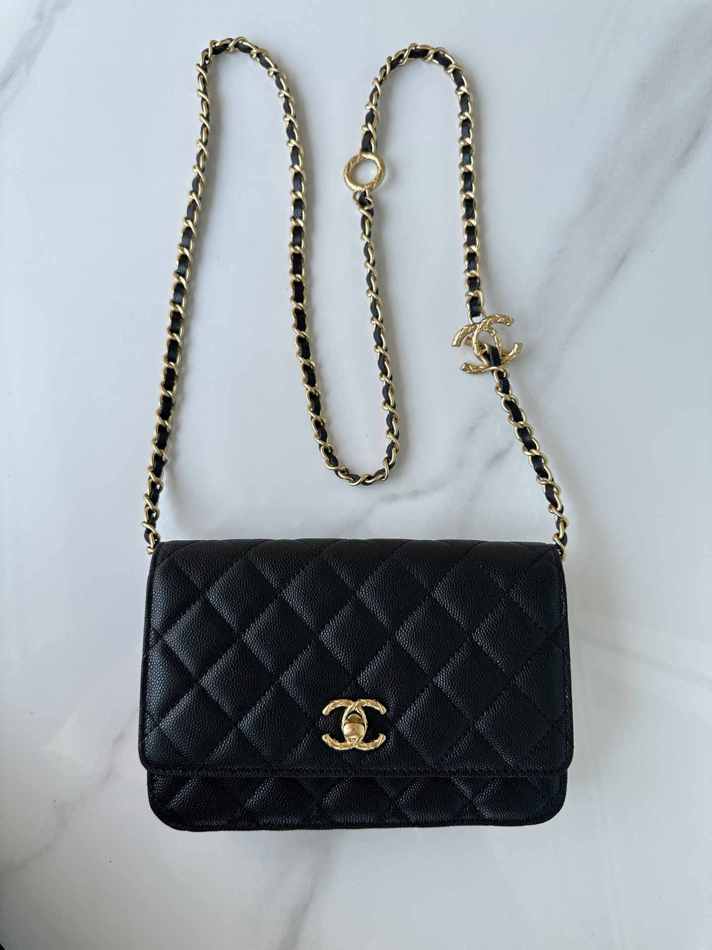 Chanel Luxury Designer Handbag Shoulder Bag in fine calfskin 9