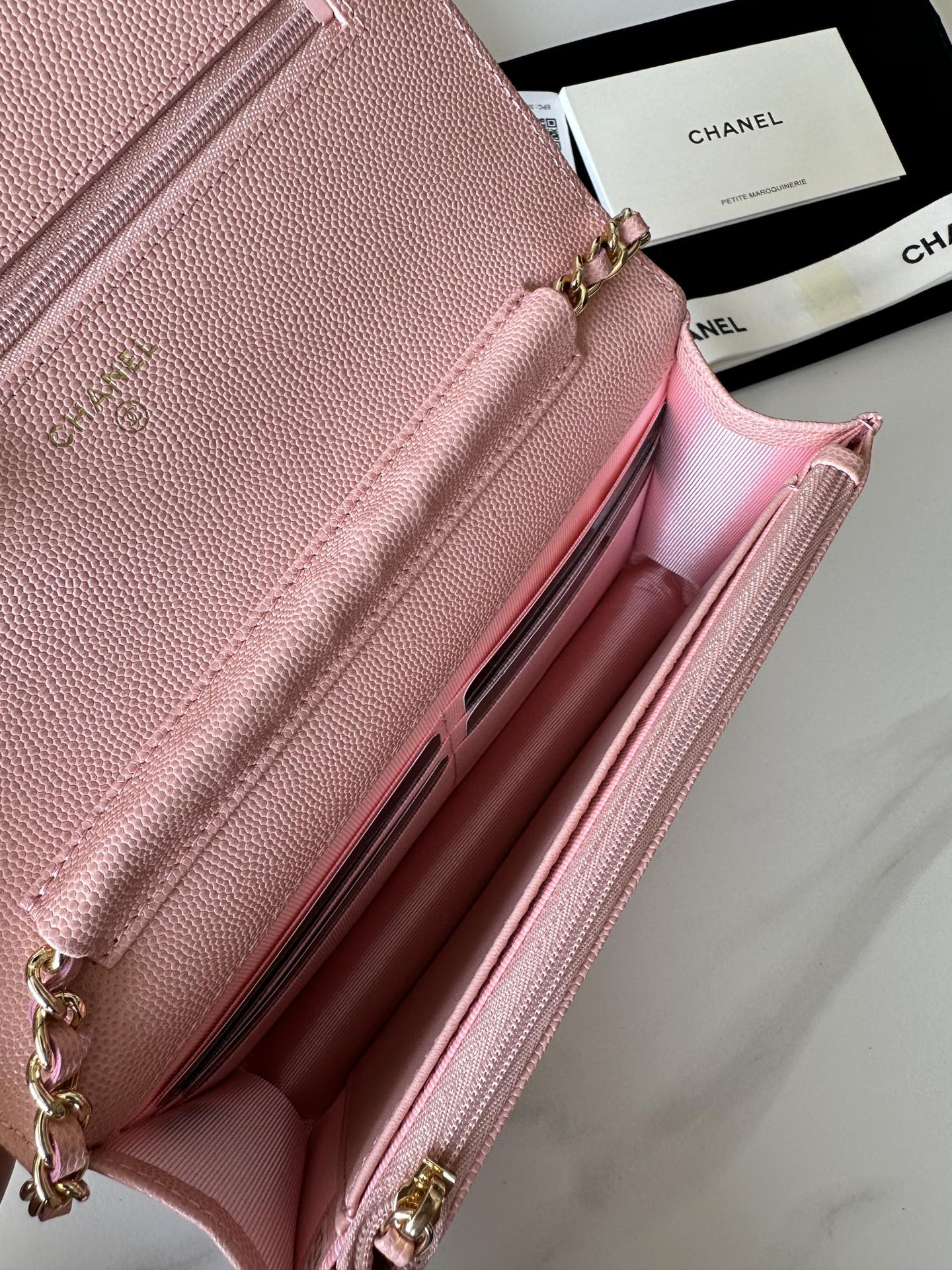 Brand: Chanel 5