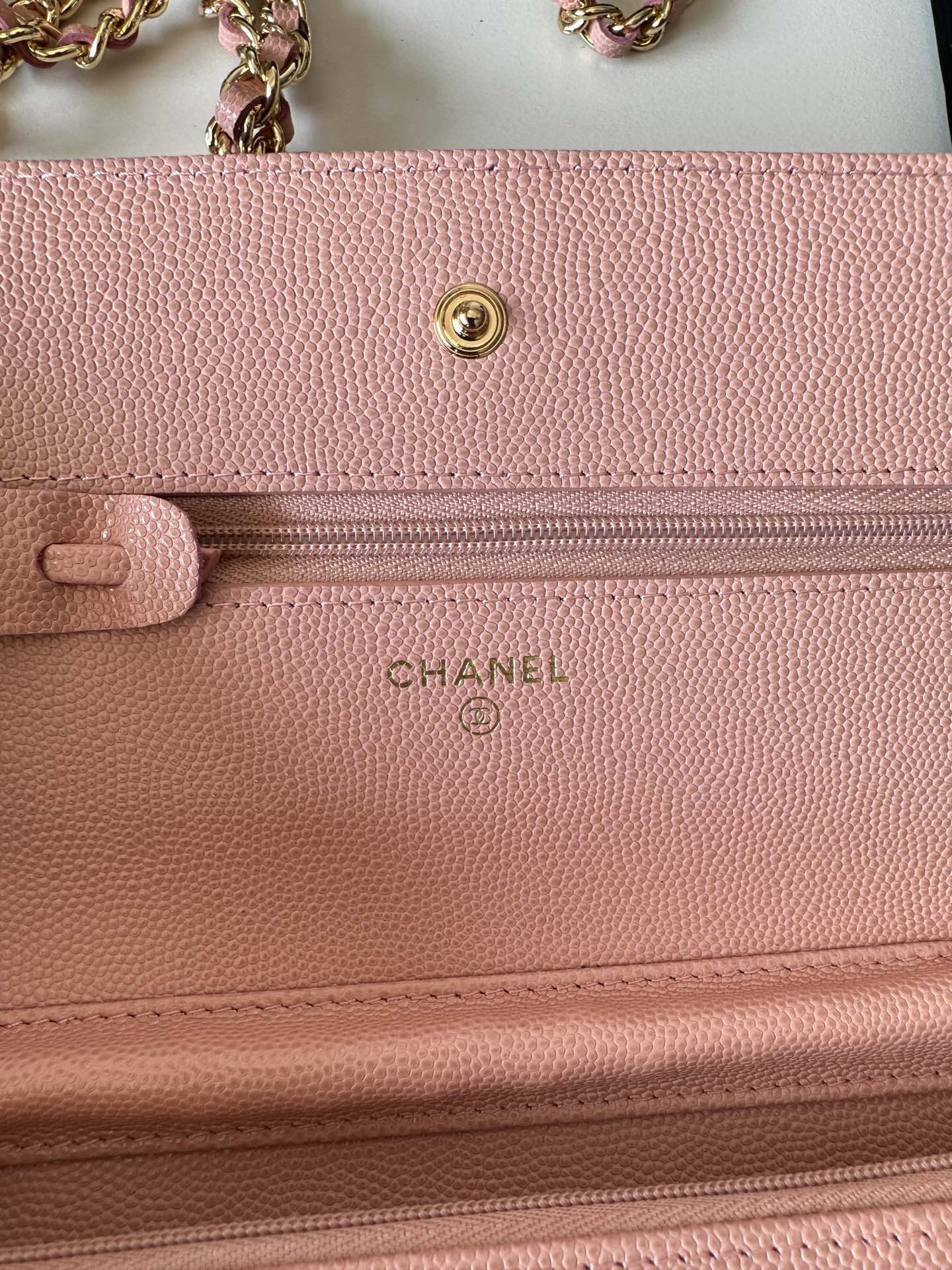 Brand: Chanel 4