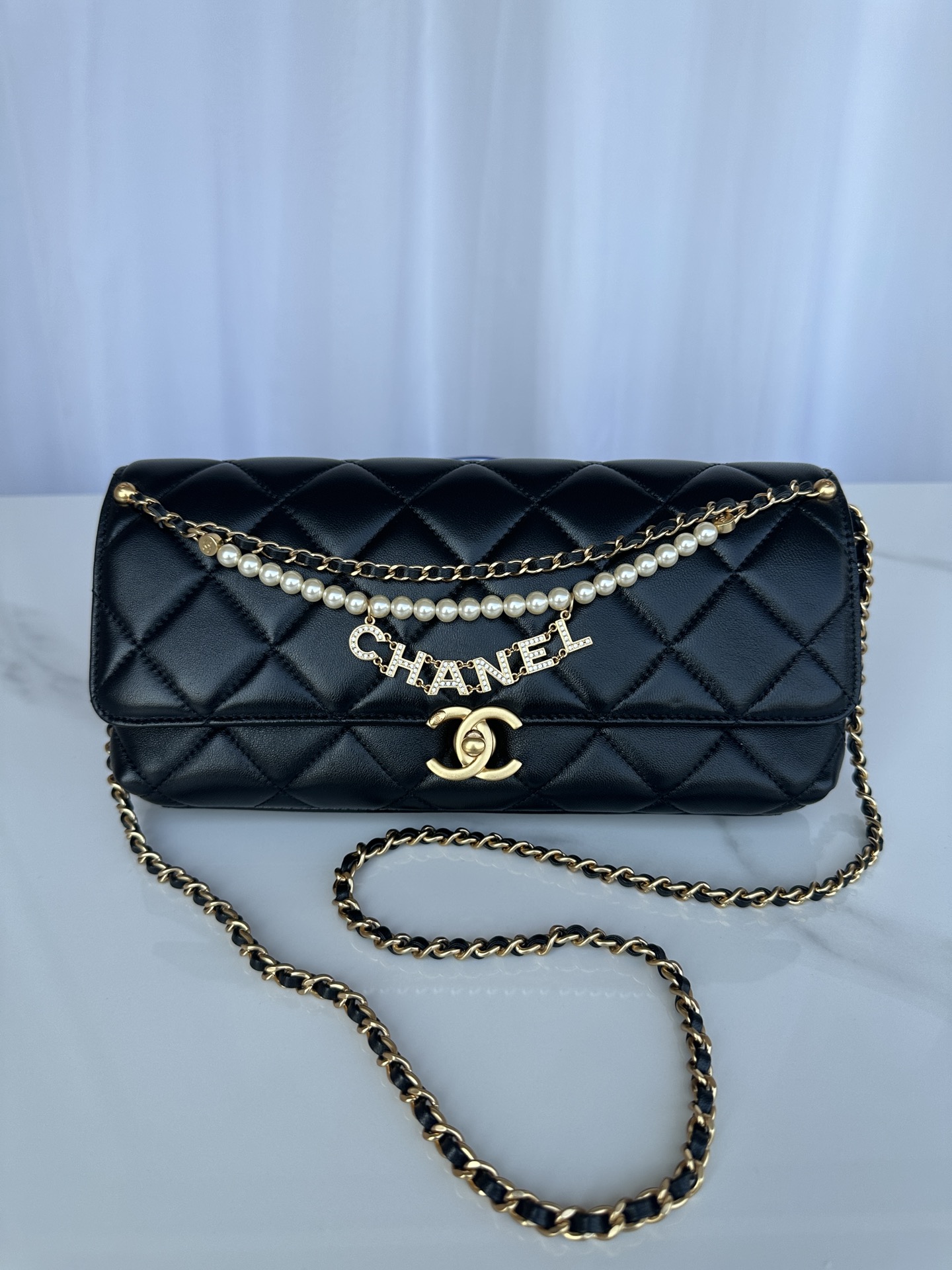 Marca: Chanel Modelo: AS5018 Piel de cordero Herrajes Descripción: Calidad de pedido original, obra clásica, vanguardia…