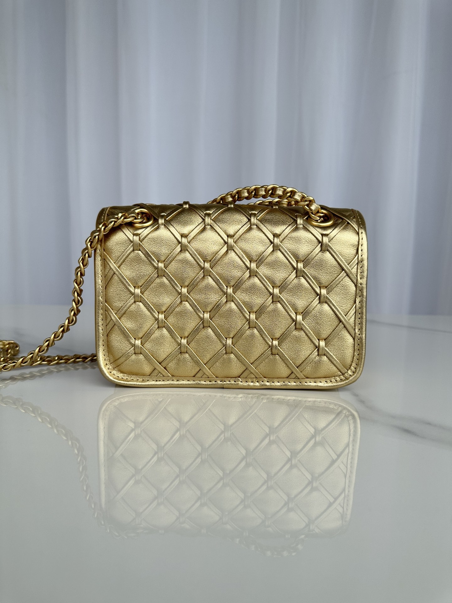Chanell AS4797: Classic Flap Bag, Luxurious Calfskin Leather, 19cm 4 i1747973126 4559 6