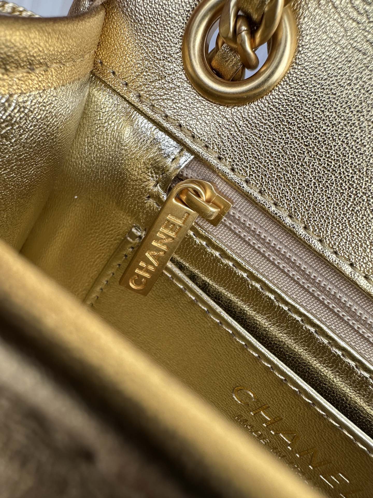 Chanell AS4797: Classic Flap Bag, Luxurious Calfskin Leather, 19cm 9 i1747973126 9822 7