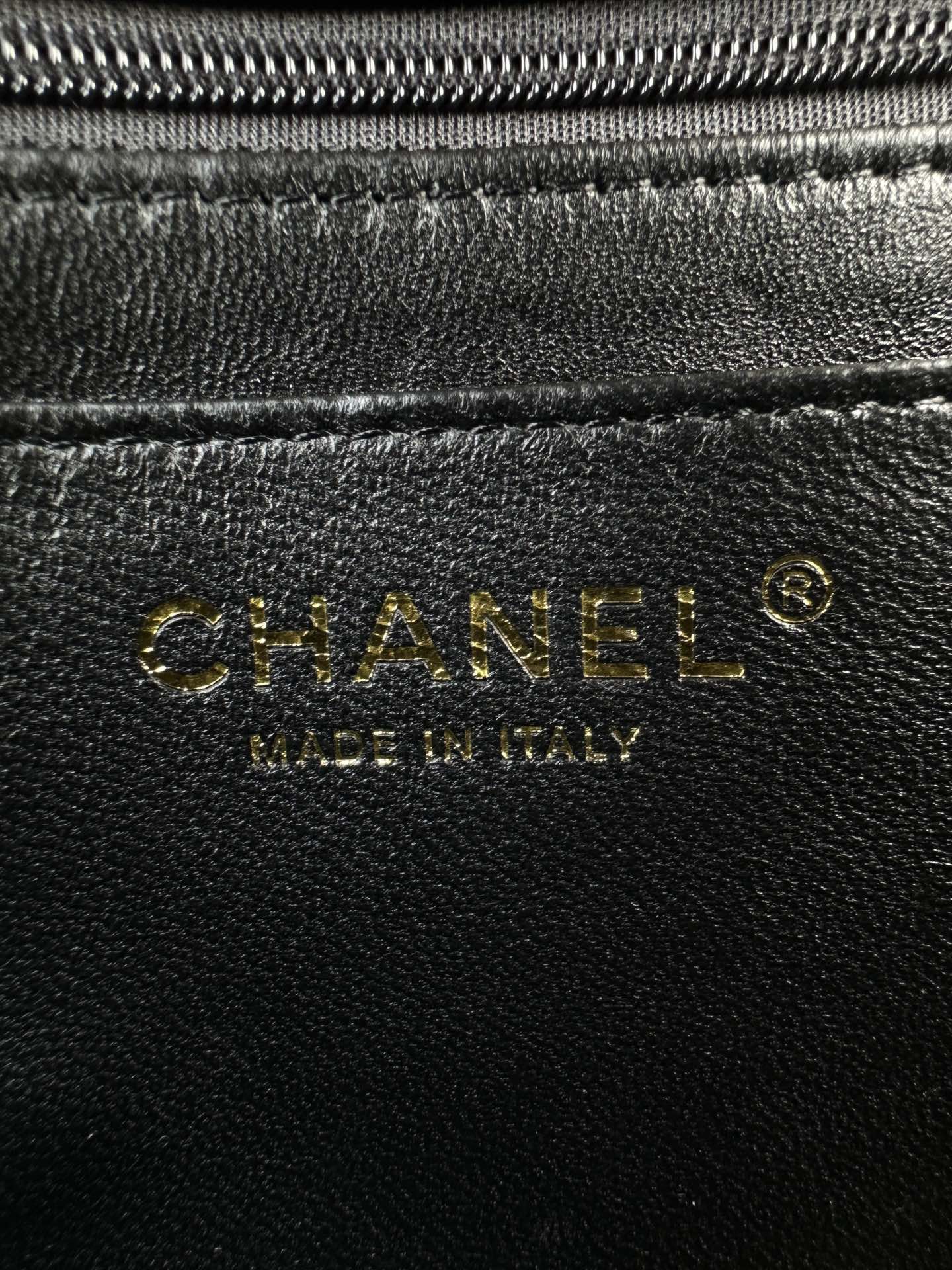 Chanell AS4795 Classic Flap Bag: Luxurious Design & Premium Leather 10 i1747973185 3546 6