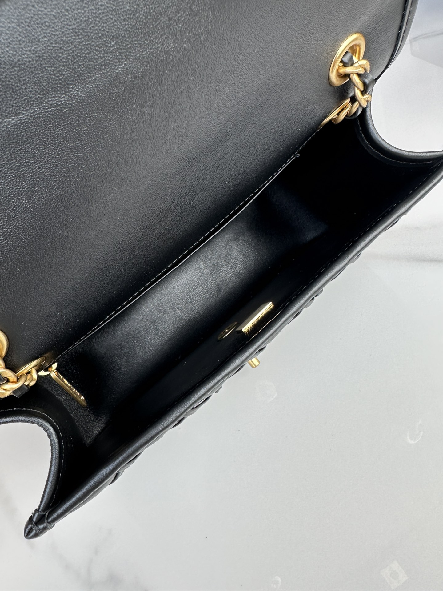 Chanell AS4795 Classic Flap Bag: Luxurious Design & Premium Leather 9 i1747973185 5906 2