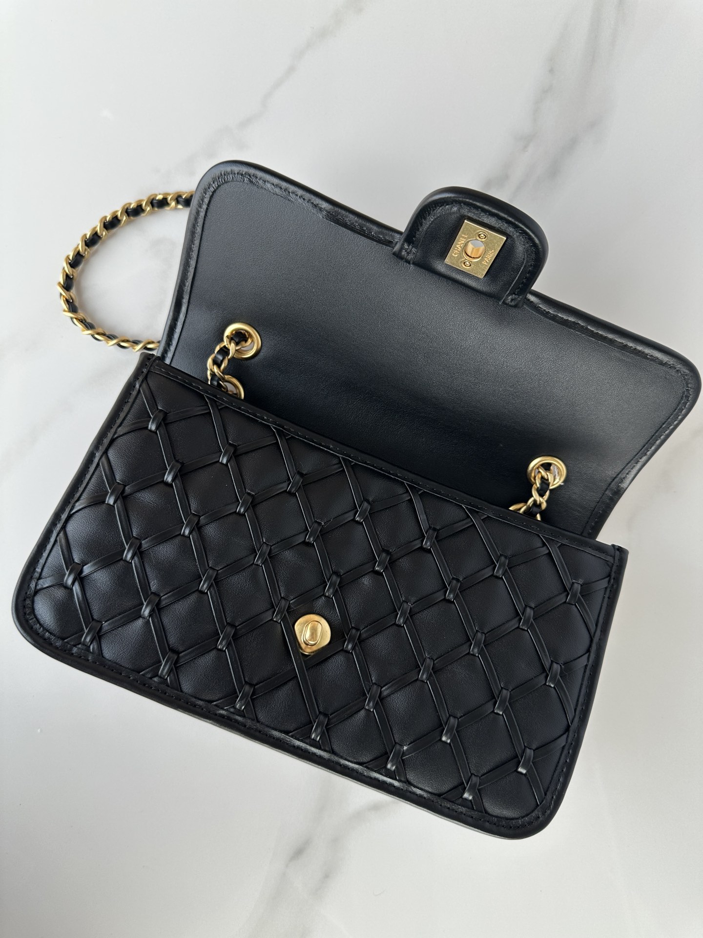 Chanell AS4795 Classic Flap Bag: Luxurious Design & Premium Leather 7 i1747973185 7153 5